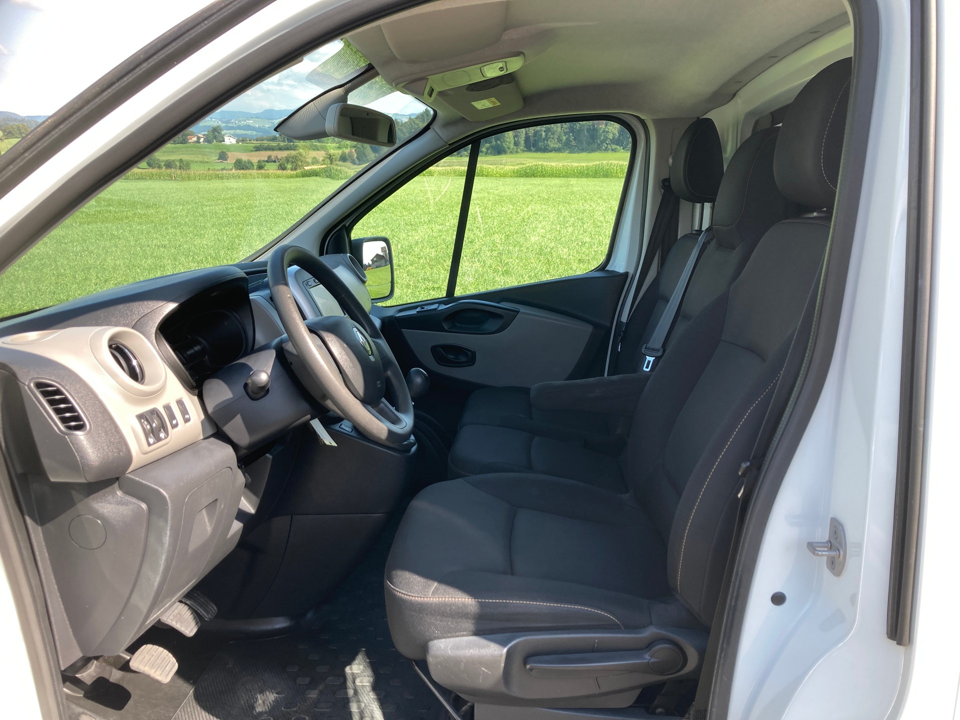 RENAULT Trafic 1.6 ENERGY TwinT. dCi125 2.9t Business L2H1-image-7