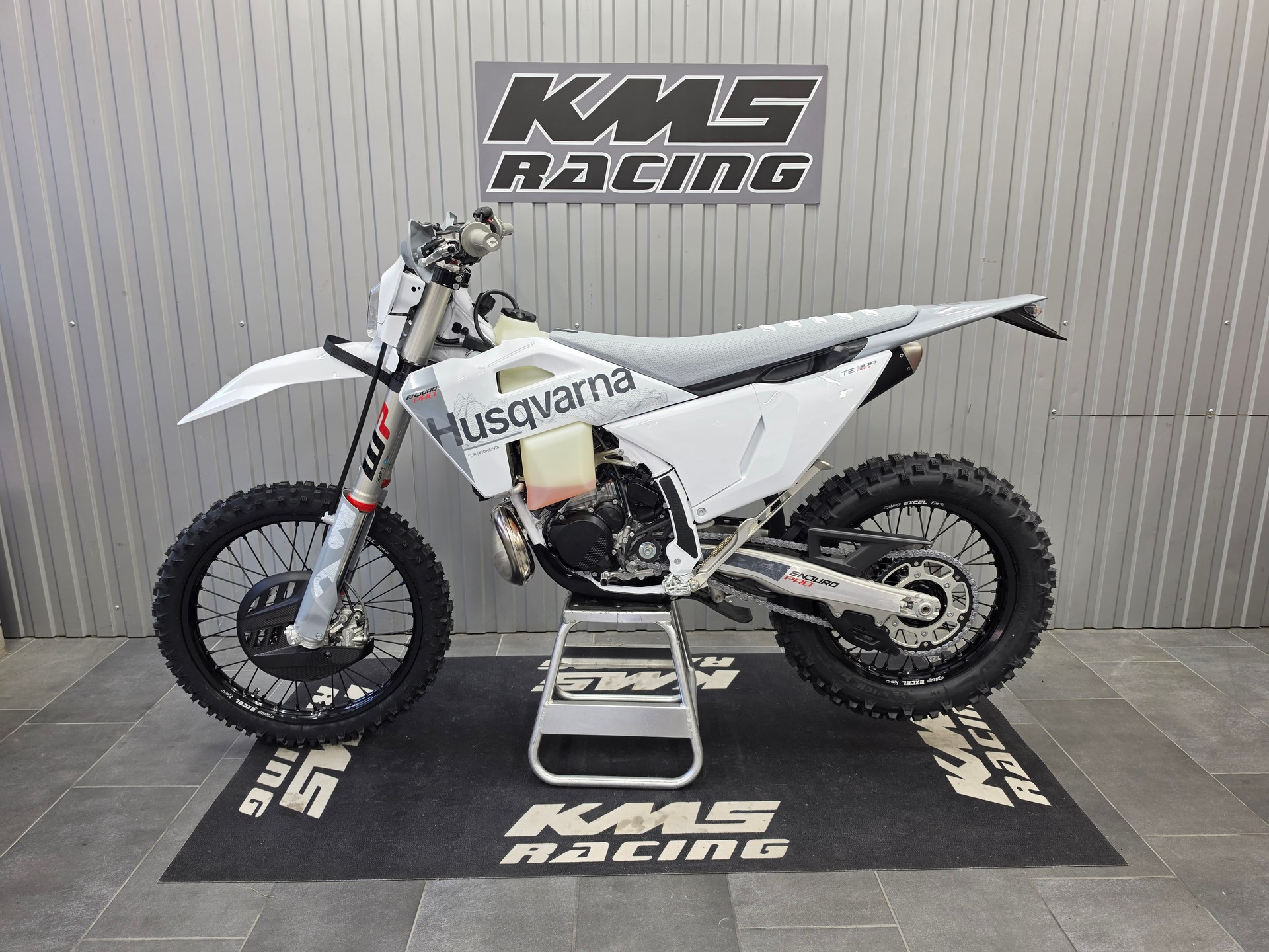 HUSQVARNA TE 300 PRO-showroom-element-3