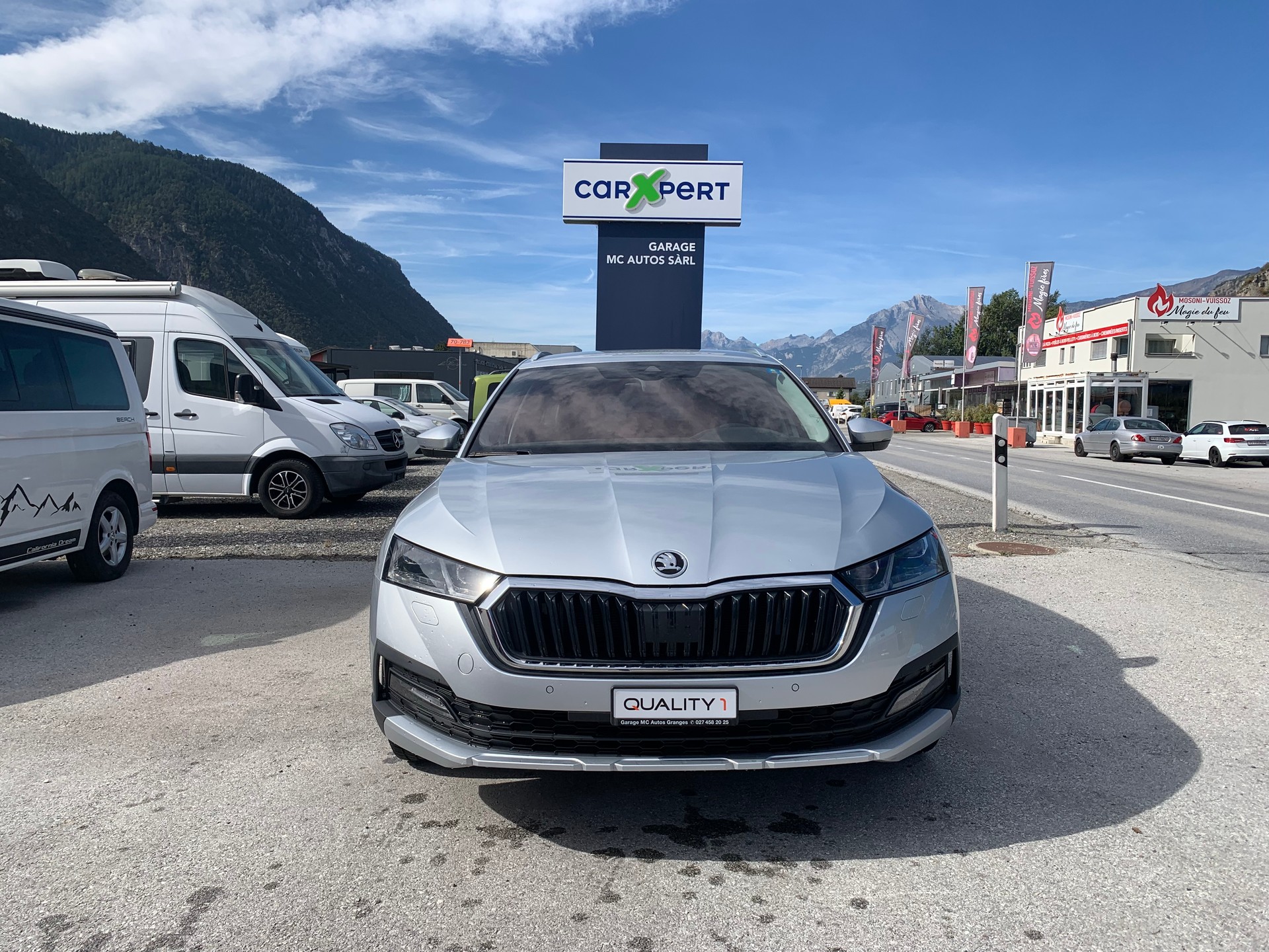 SKODA Octavia Combi 2.0 TSI DSG Scout 4x4-image-1