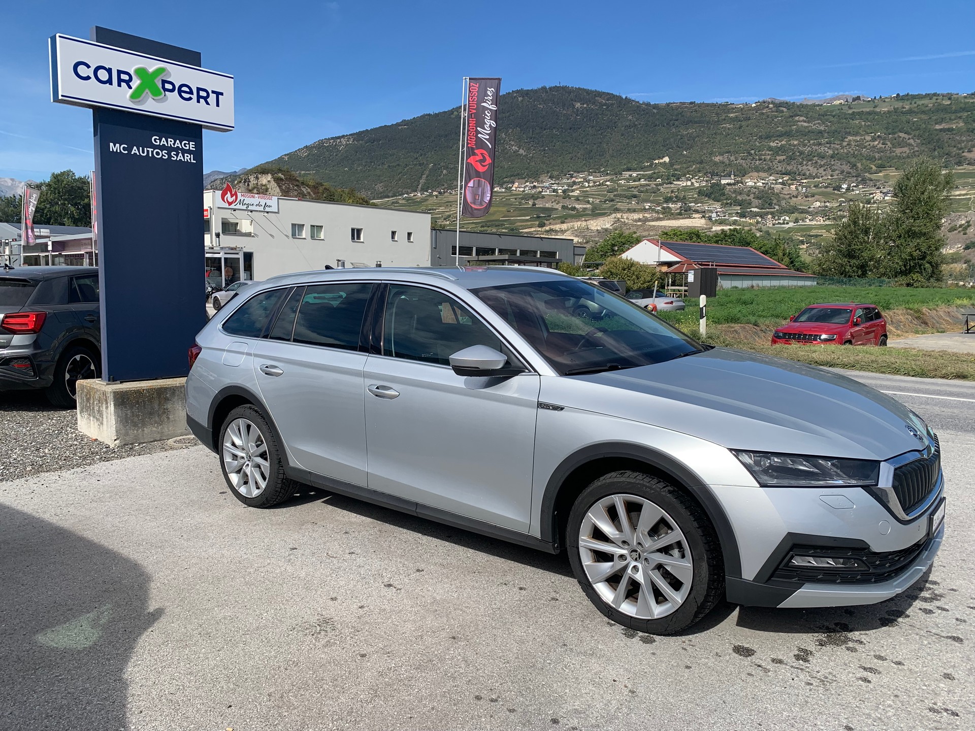 SKODA Octavia Combi 2.0 TSI DSG Scout 4x4-image-2