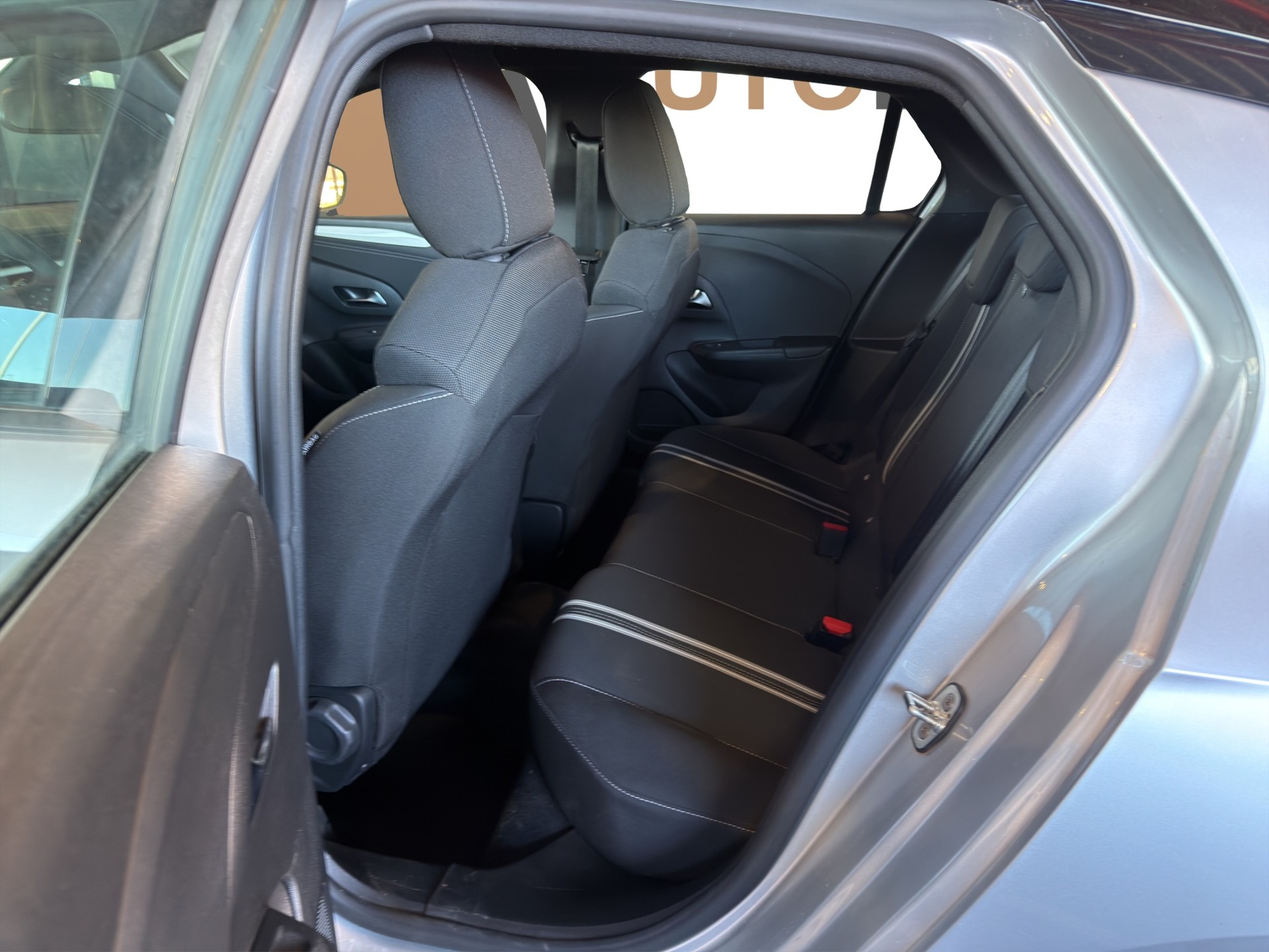 OPEL CORSA 1.2 T GS Bicolore-image-16