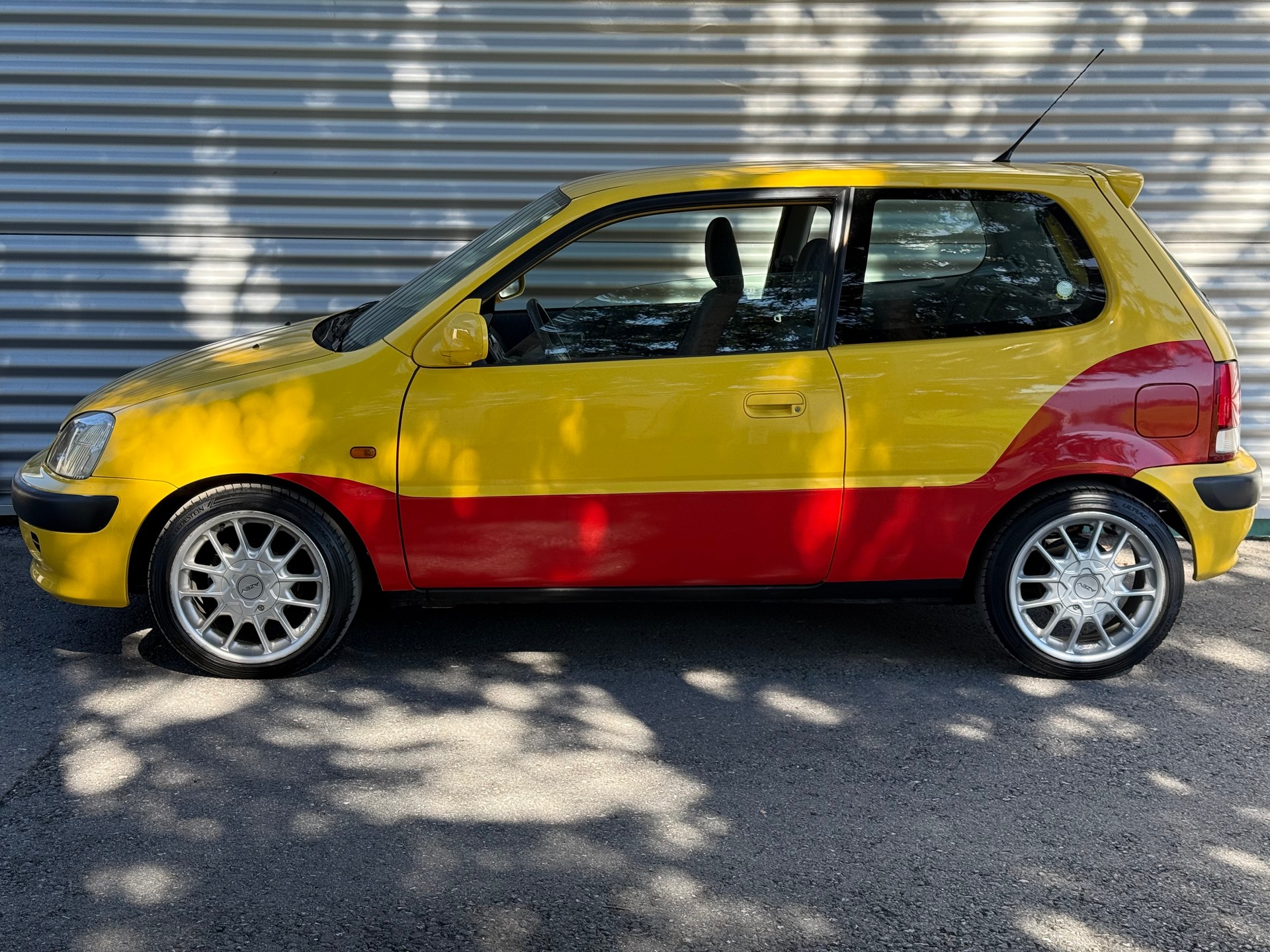 HONDA Logo 1.3i Super Joker-image-1