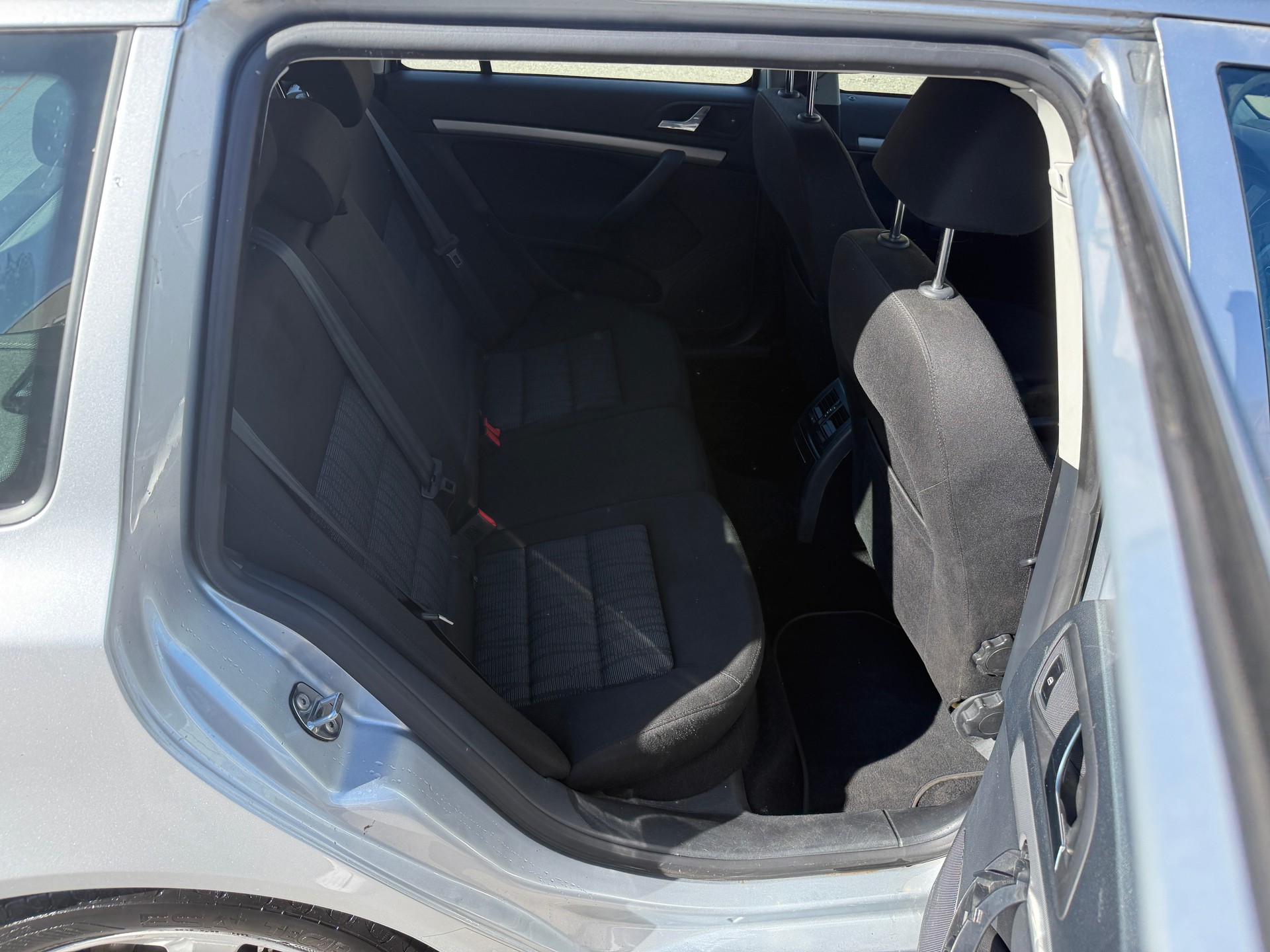 SKODA Octavia Combi 2.0 TDI Elegance 4x4 DSG-image-7
