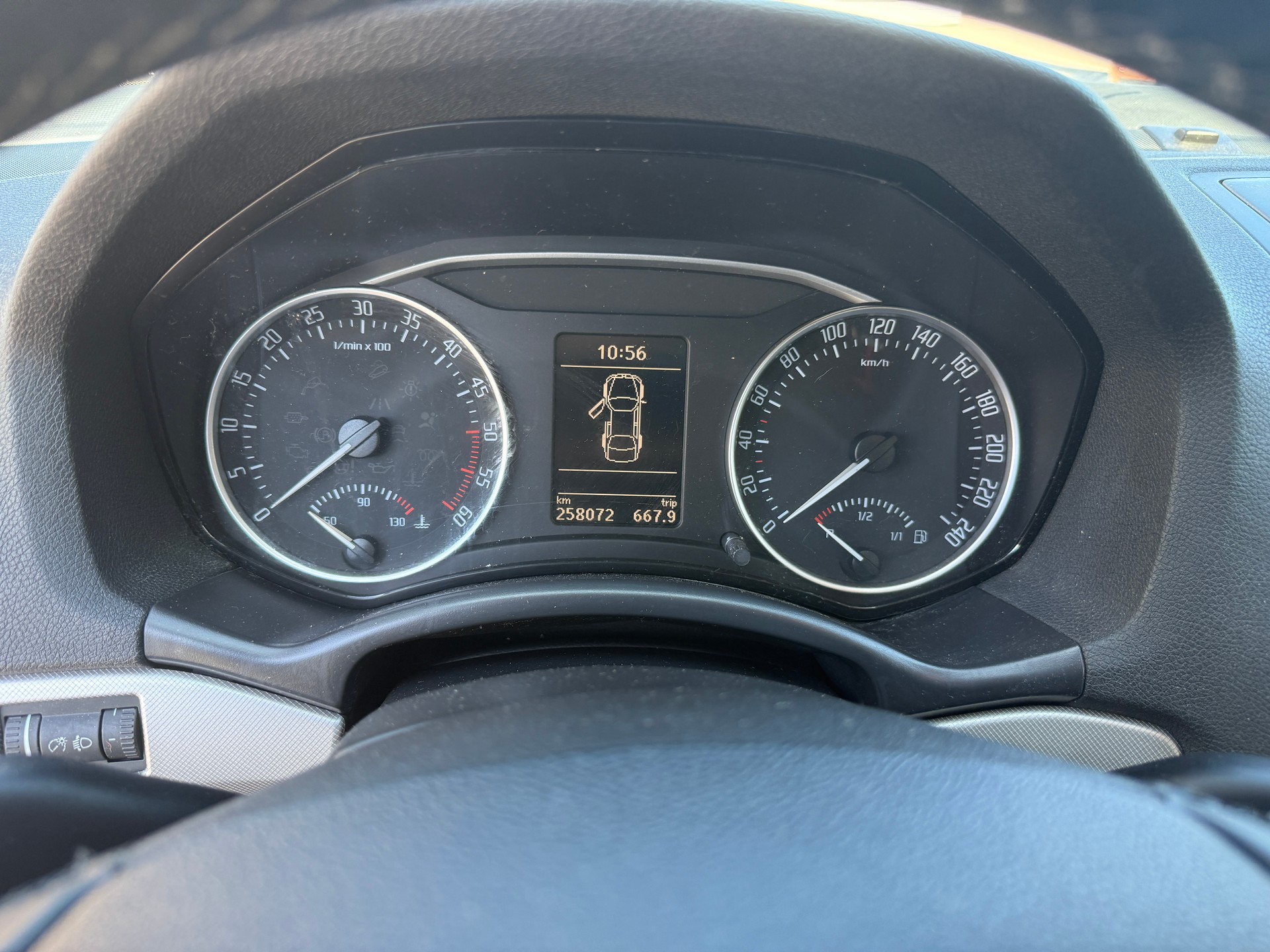 SKODA Octavia Combi 2.0 TDI Elegance 4x4 DSG-image-9