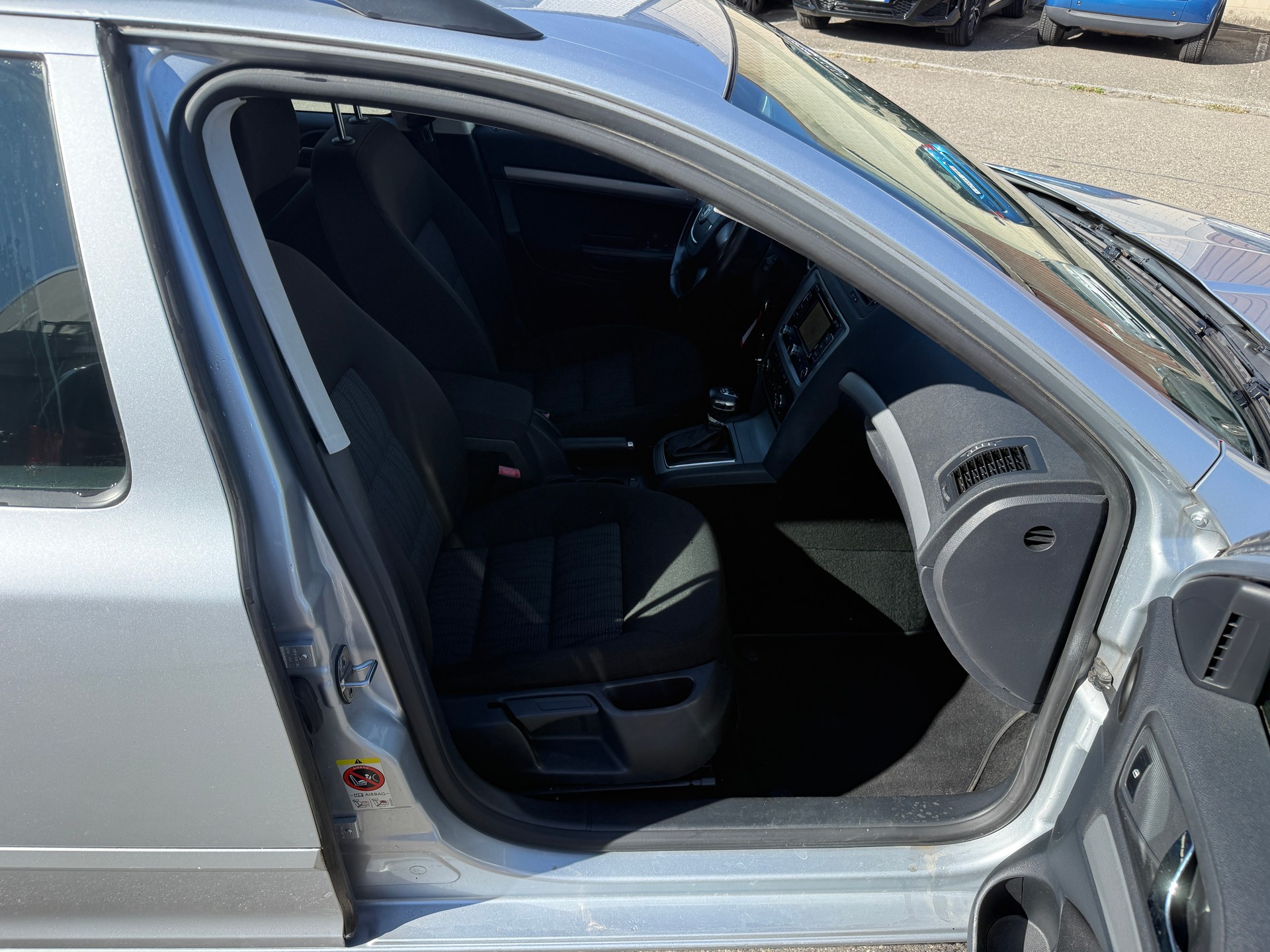 SKODA Octavia Combi 2.0 TDI Elegance 4x4 DSG-image-6