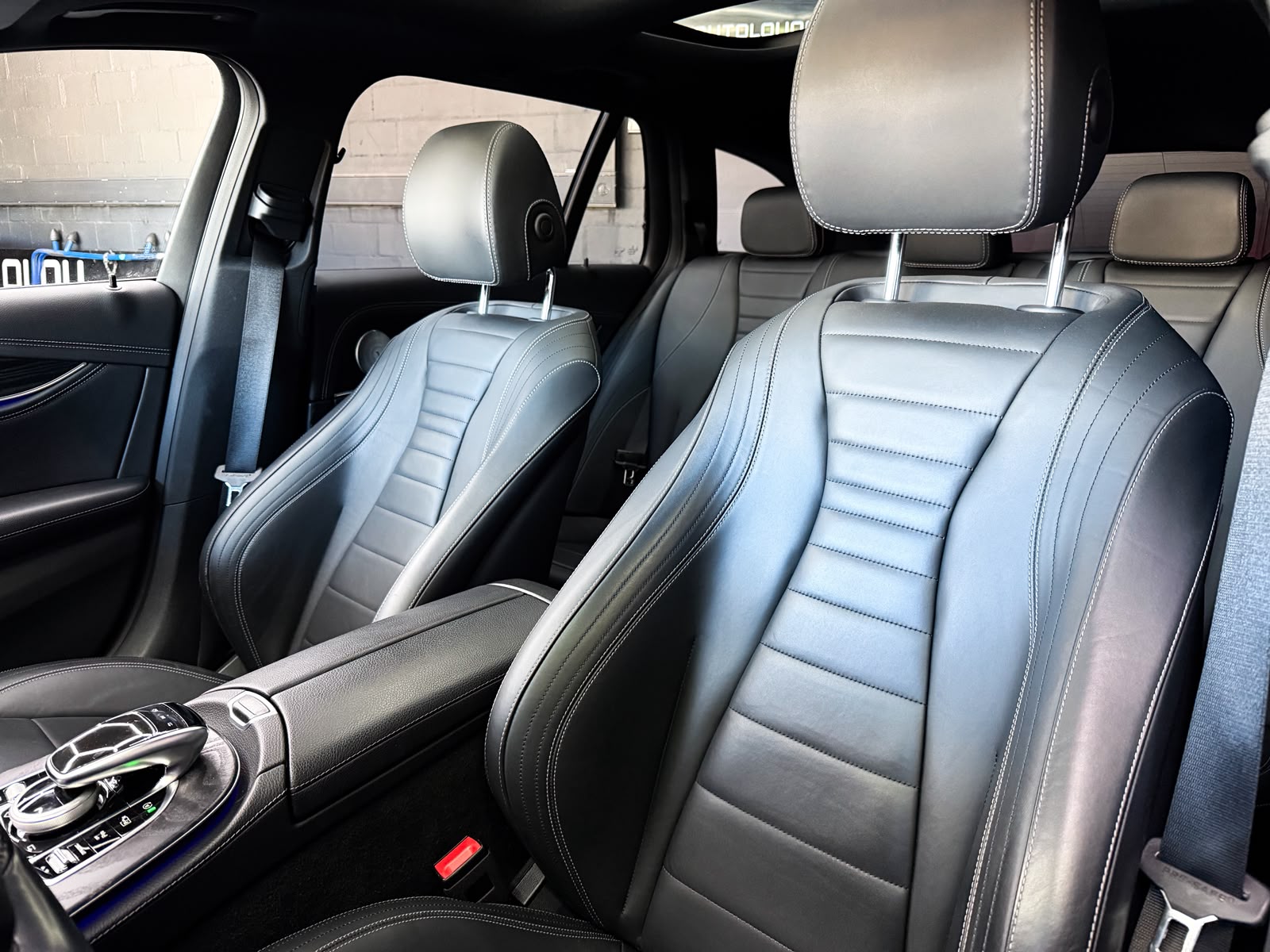 MERCEDES-BENZ E 220 d AMG Line *AHK* 4Matic 9G-Tronic-image-20