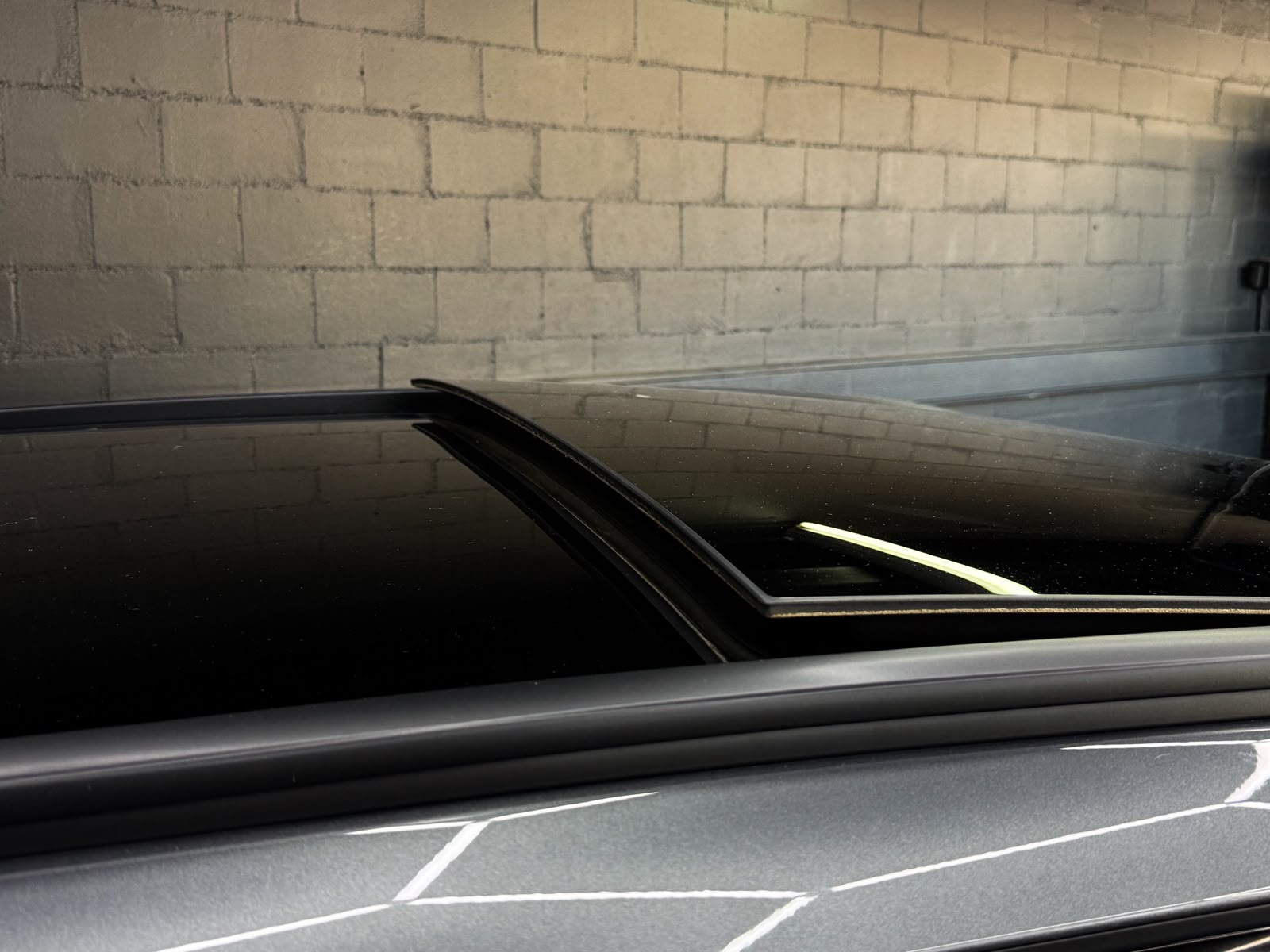 MERCEDES-BENZ E 220 d AMG Line *AHK* 4Matic 9G-Tronic-image-22