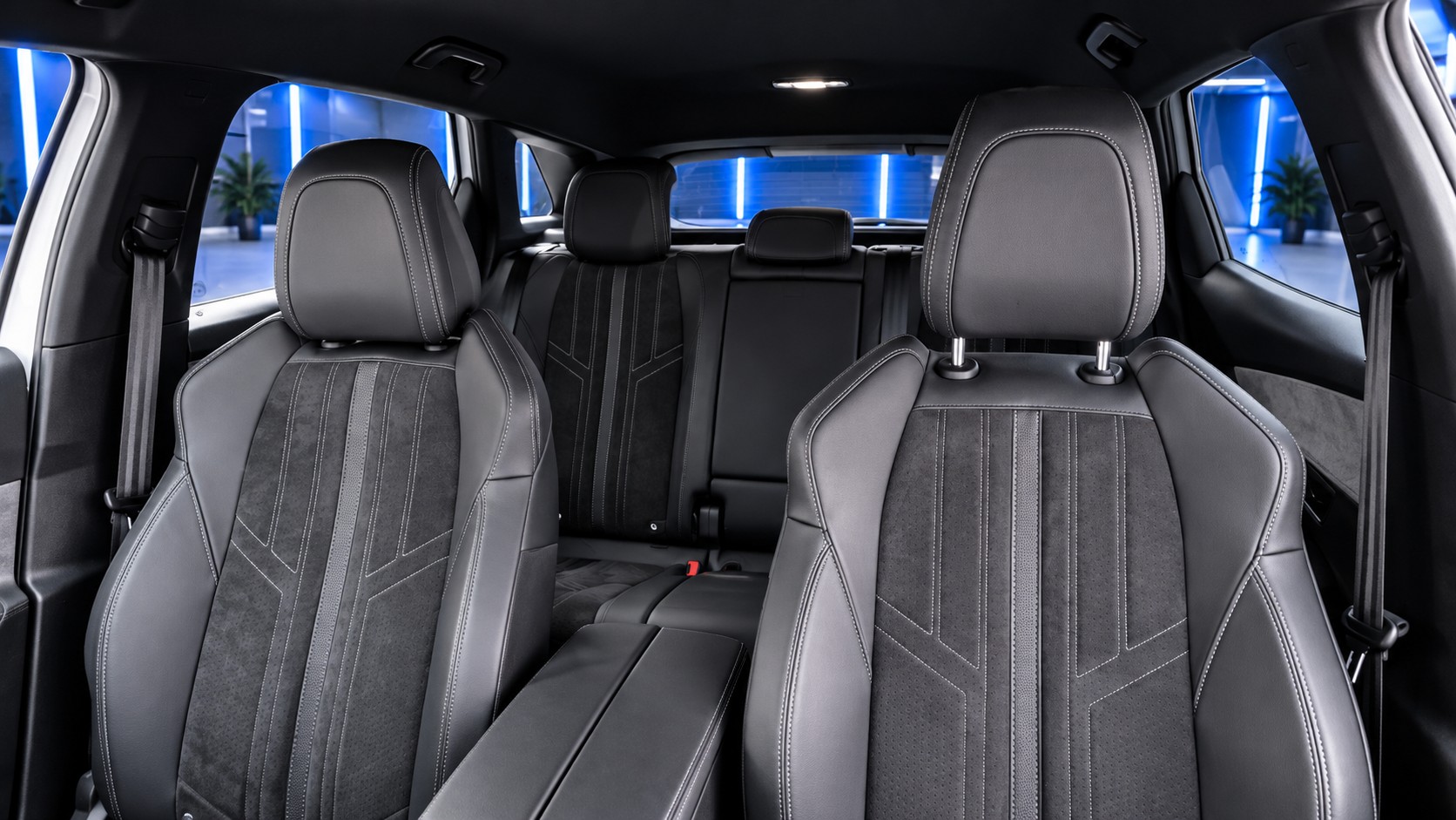 PEUGEOT 3008 1.5 BlueHDi GT Pack EAT8-image-13