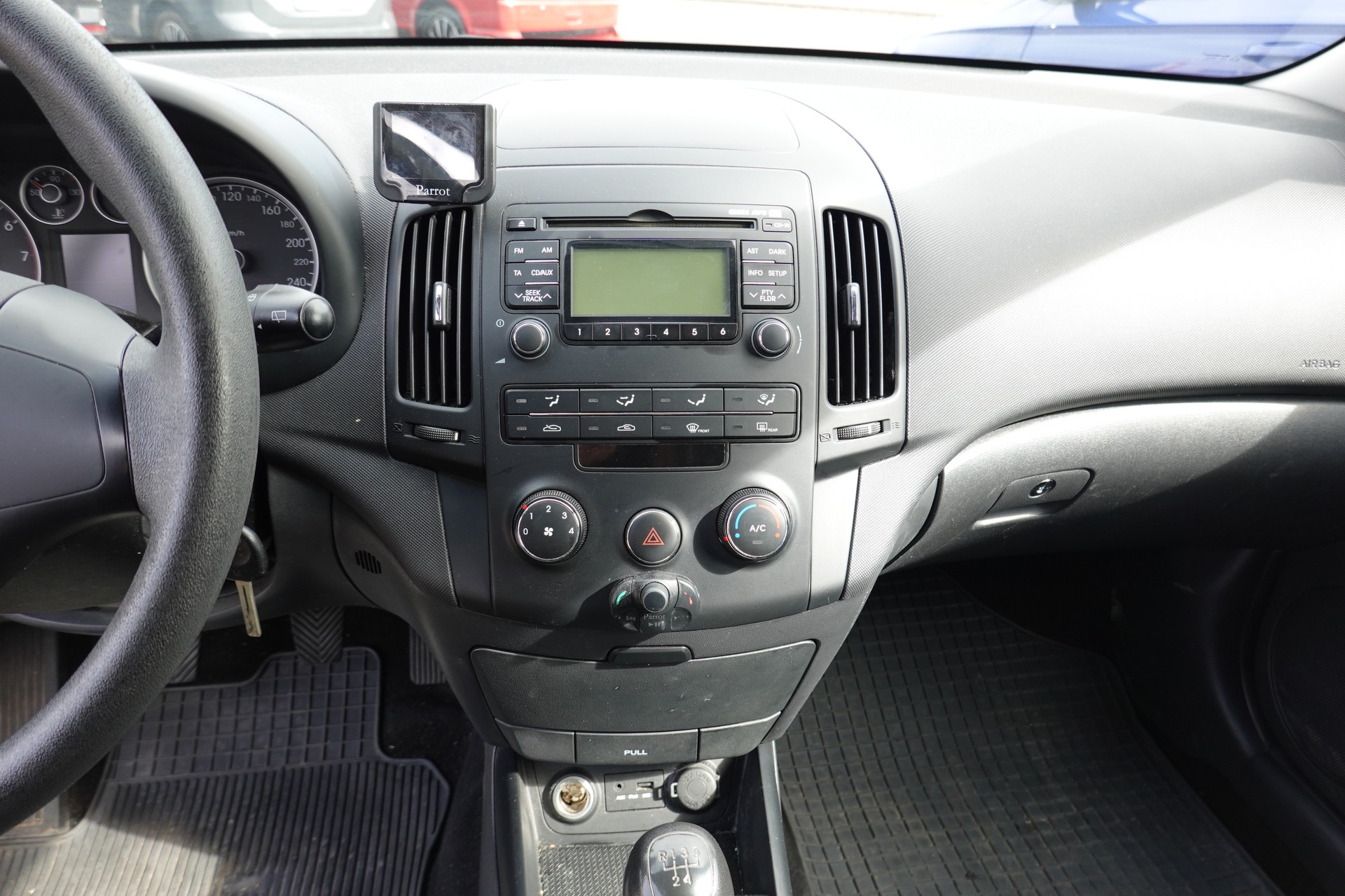 HYUNDAI i30 1.4 COMFORT - HAGELSCHADEN-image-11
