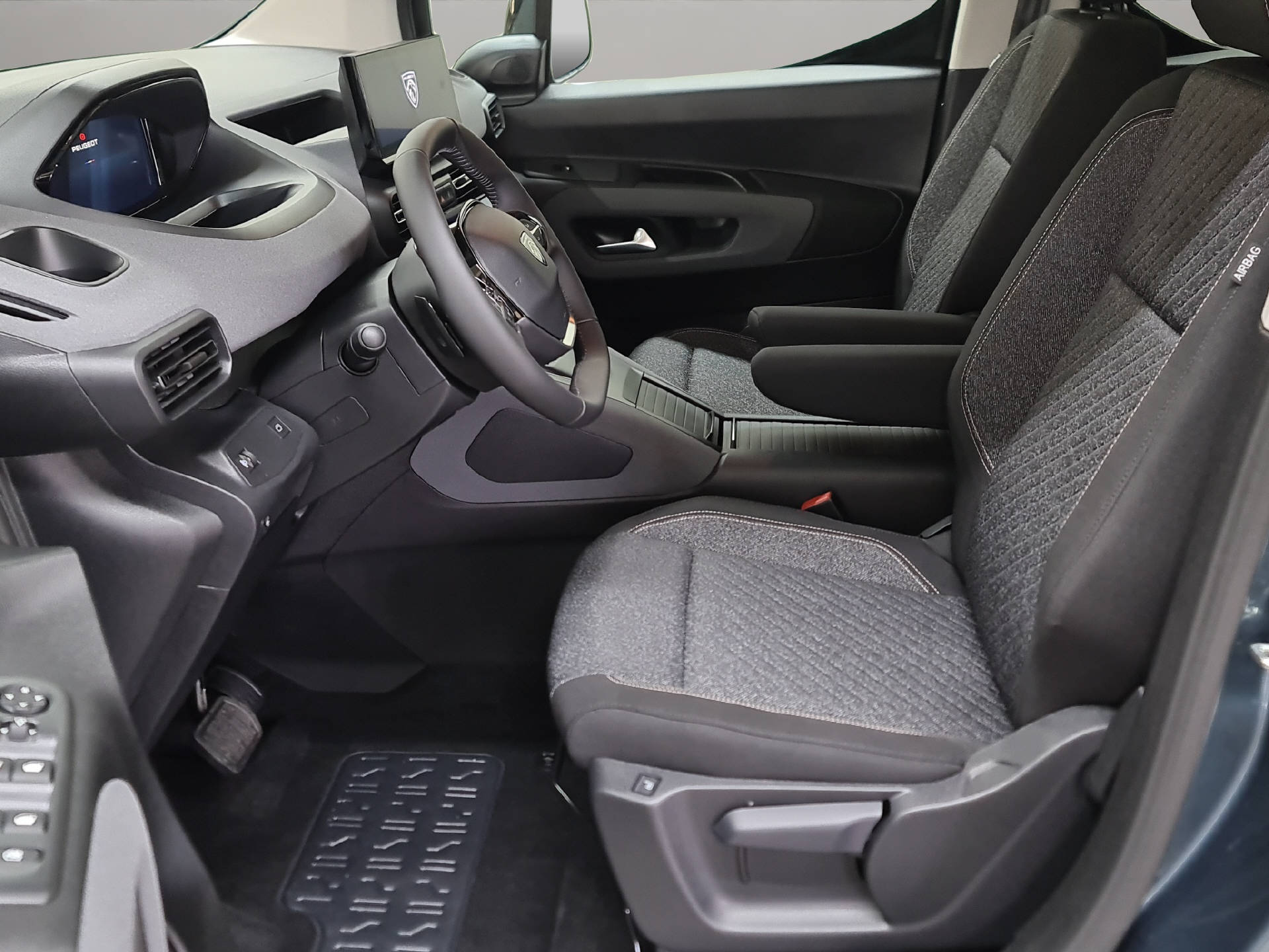 PEUGEOT Rifter Long 1.5 BlueHDi 130 Family Edition-image-5