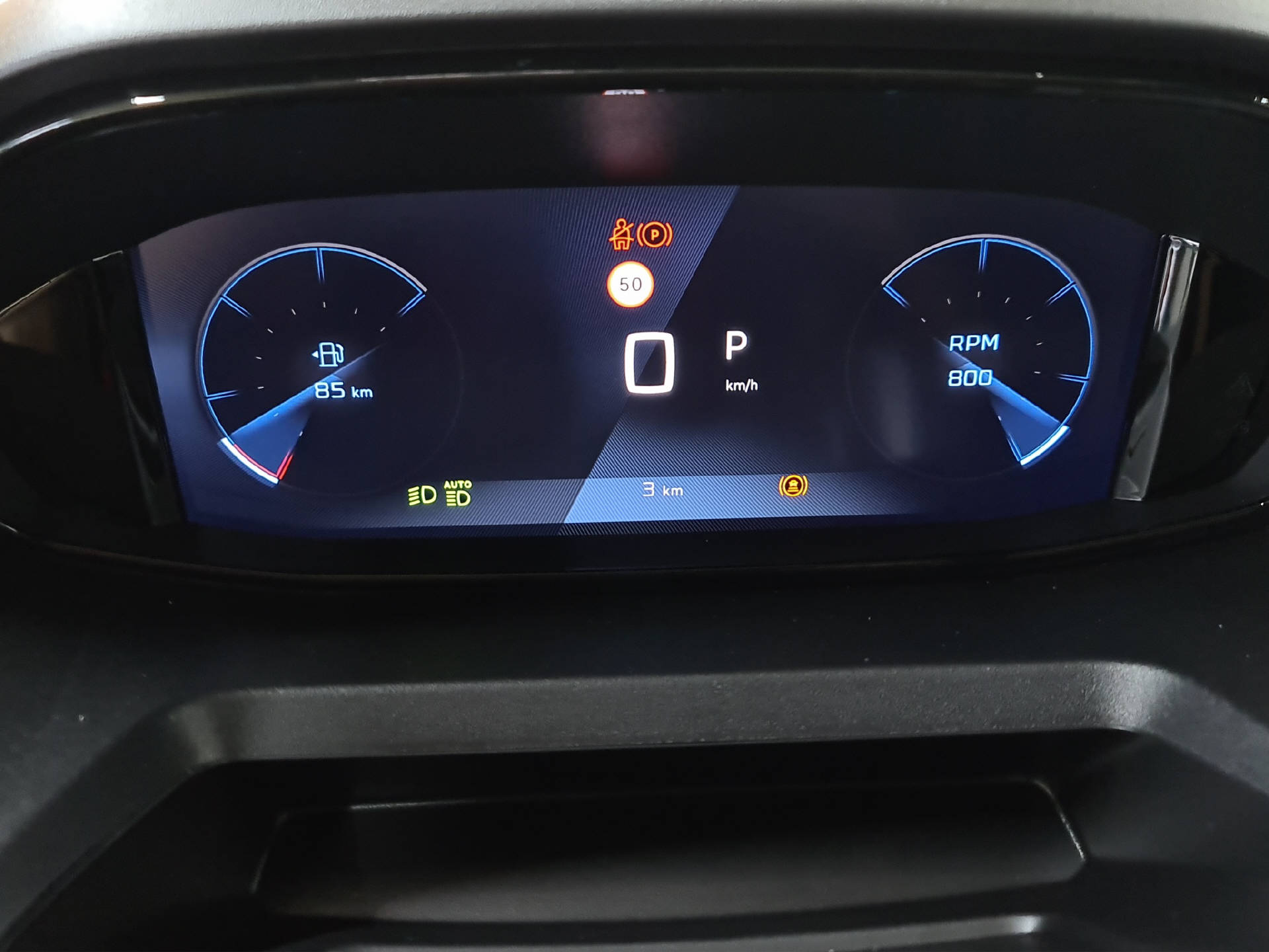 PEUGEOT Rifter Long 1.5 BlueHDi 130 Family Edition-image-6