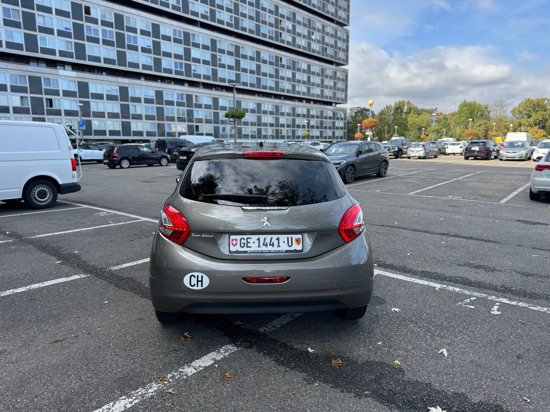 PEUGEOT 208 1.6 VTI Roland Garros Automatik-image-7