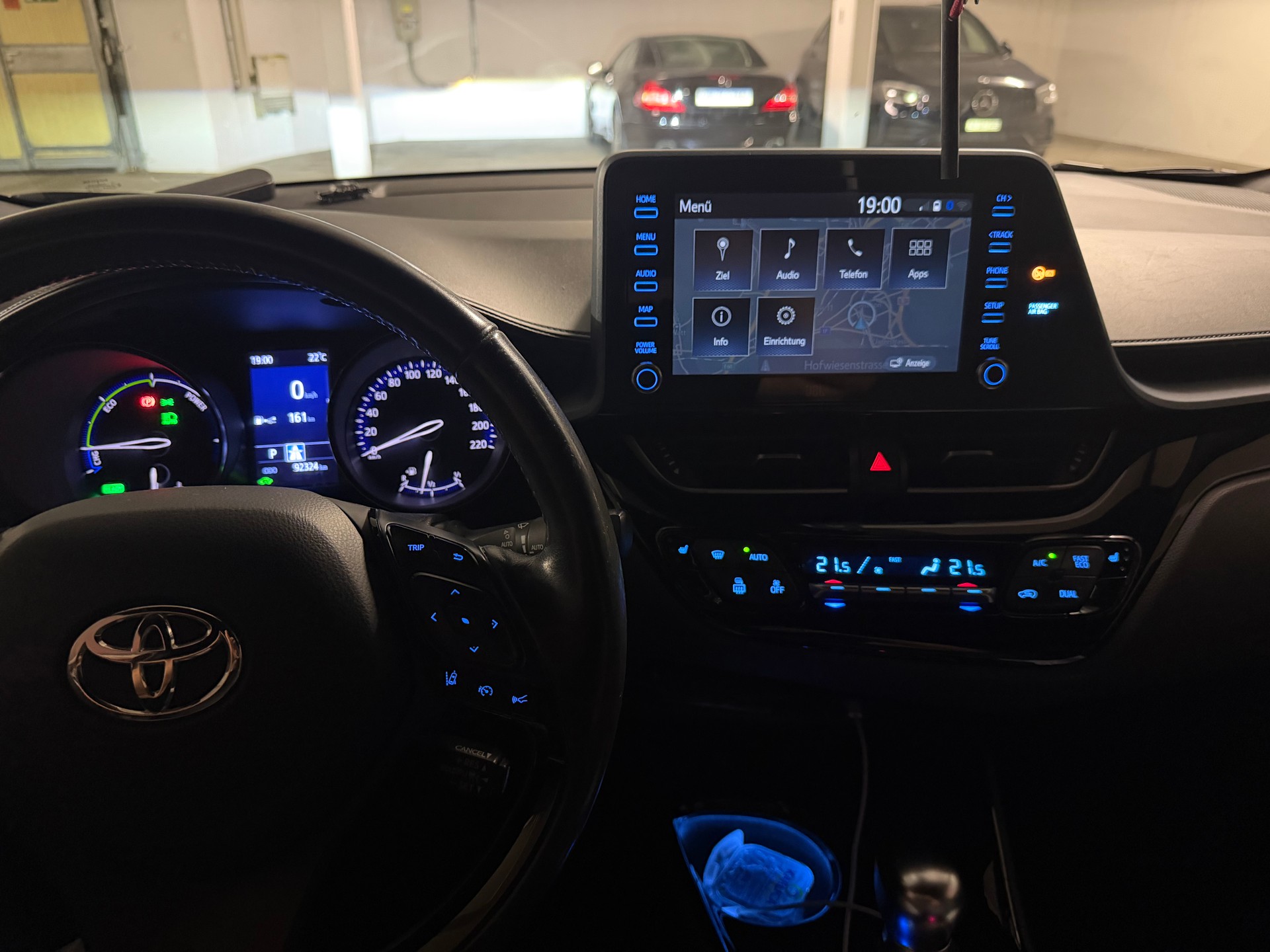 TOYOTA 2.0 VVTi HSD Trend-image-6