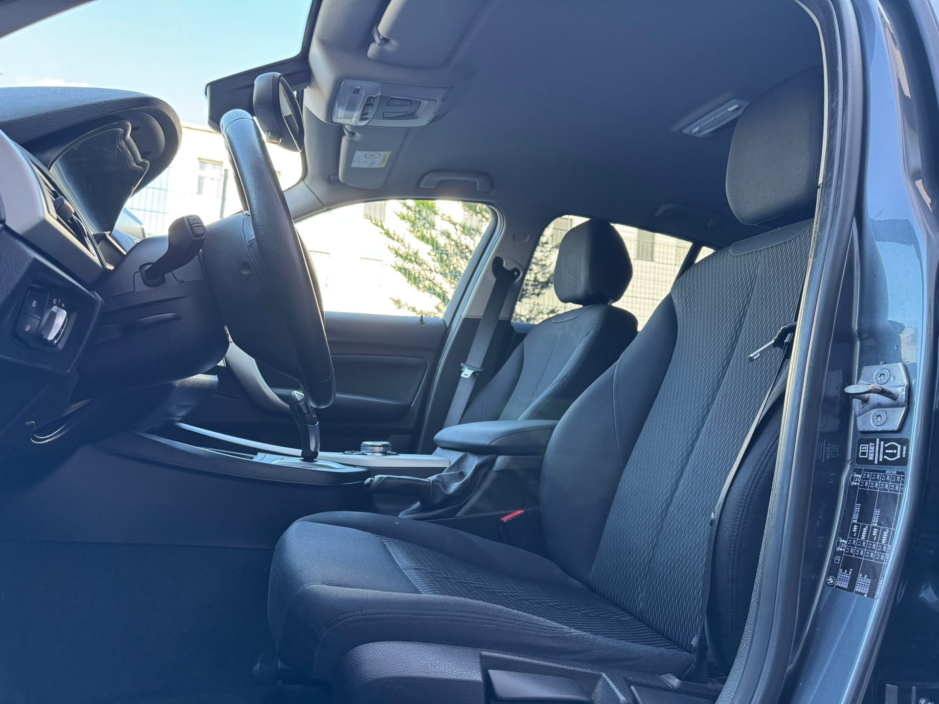 BMW 116i Urban Line Steptronic-image-10