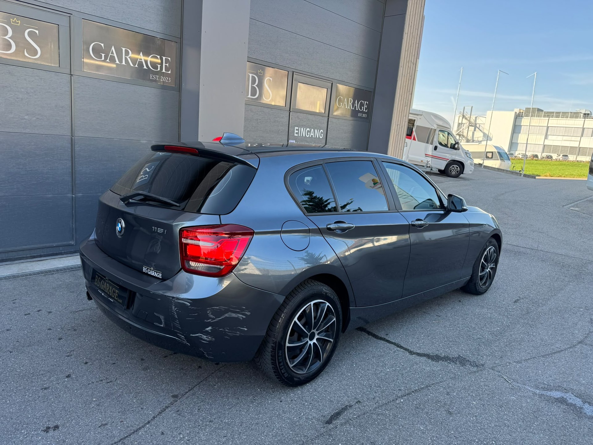 BMW 116i Urban Line Steptronic-image-4