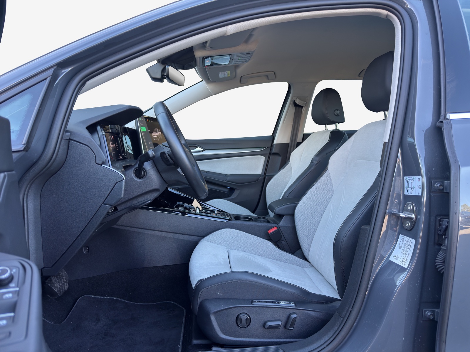 VW Golf 1.5 e TSI mHEV Style DSG-image-7