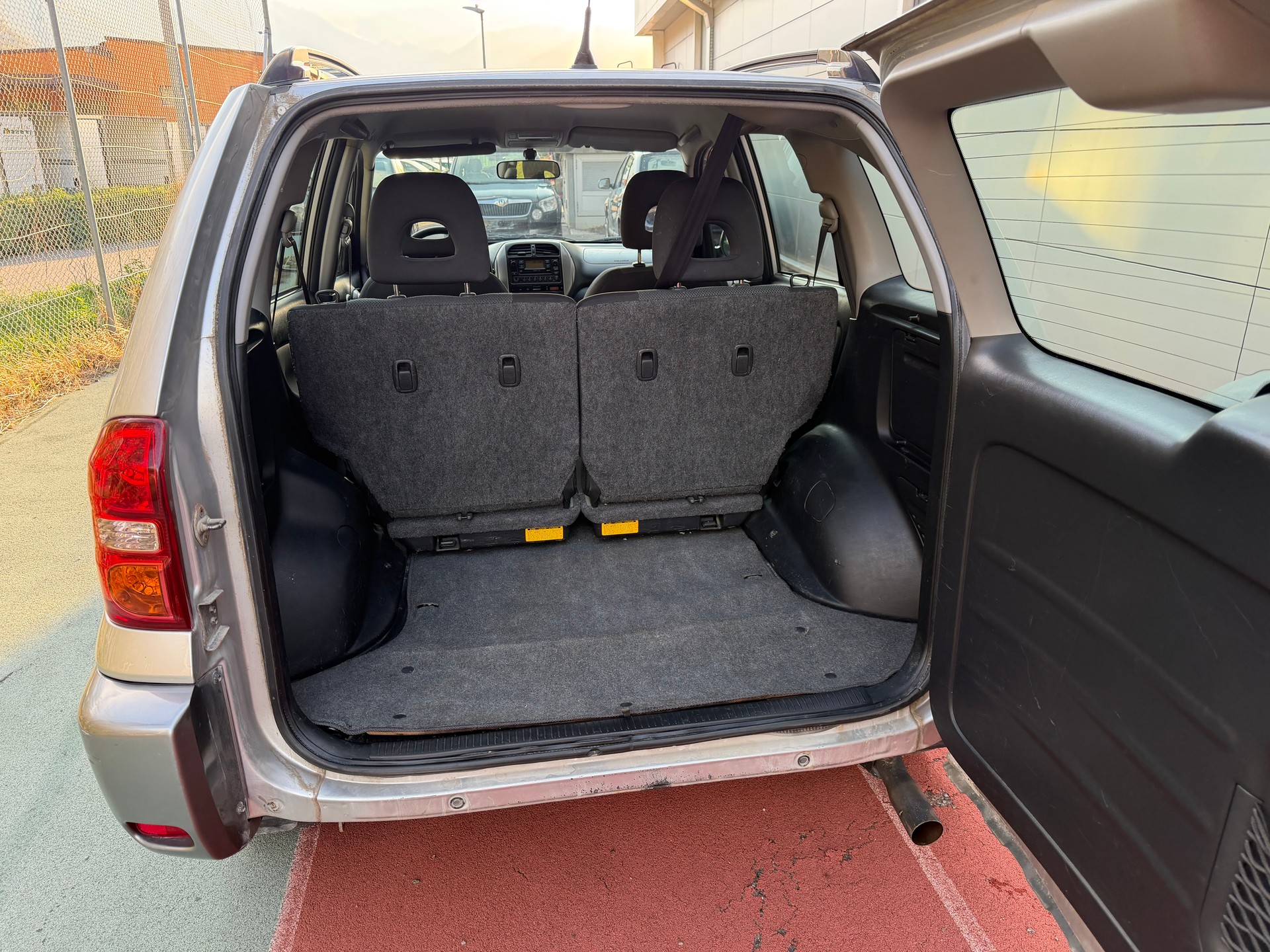 TOYOTA RAV-4 2.0 16V Linea Terra-image-12