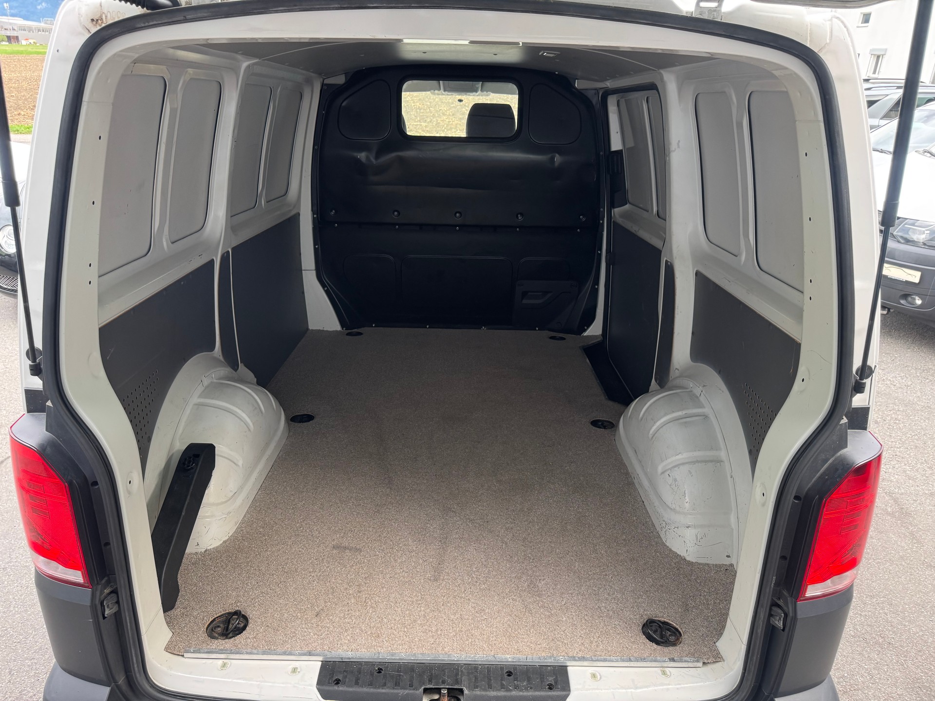 VW T6.1 2.0 TDI-image-21