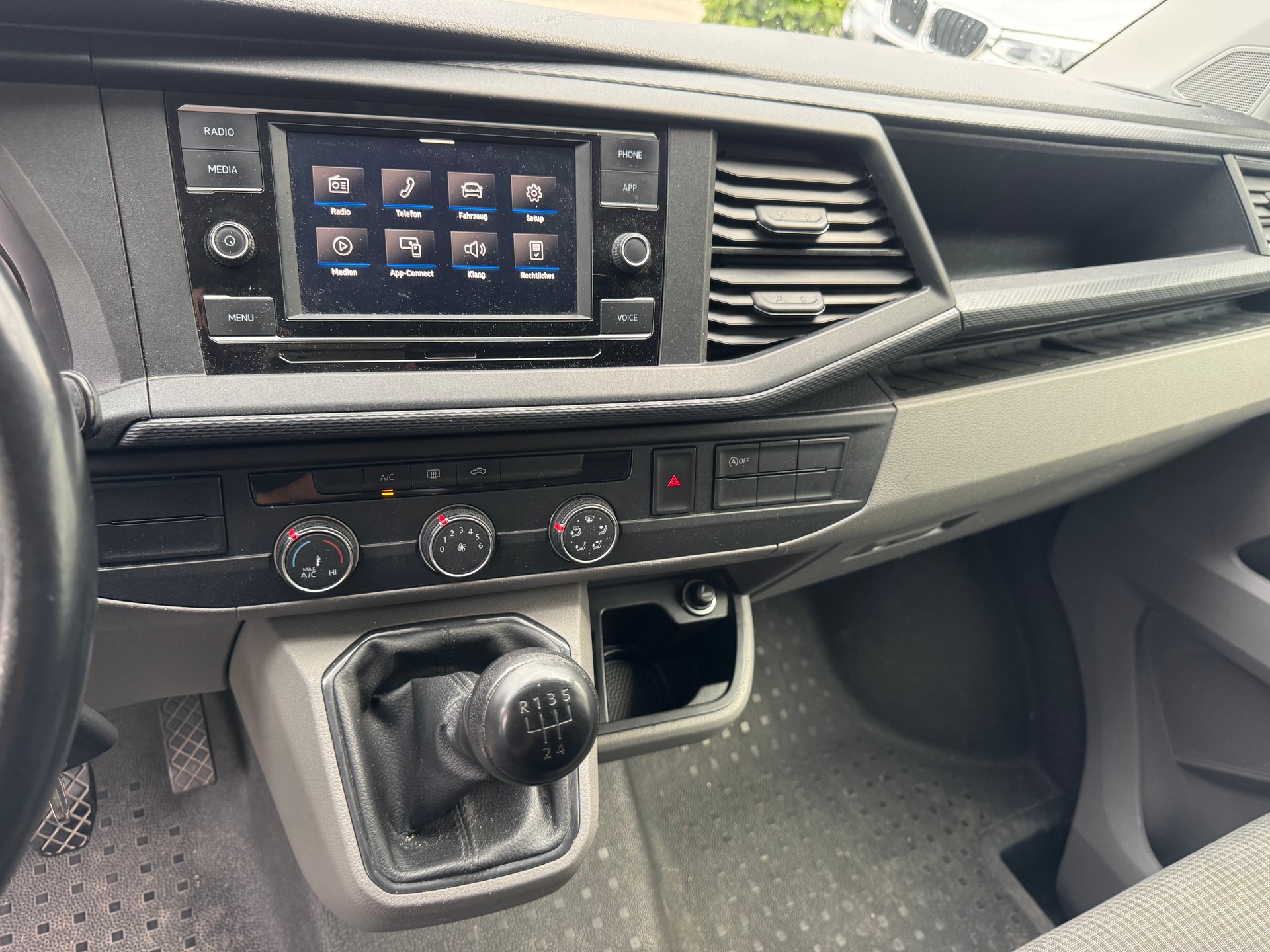 VW T6.1 2.0 TDI-image-26