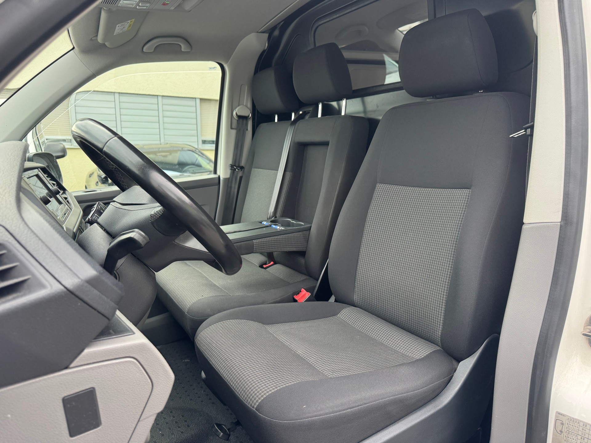 VW T6.1 2.0 TDI-image-19