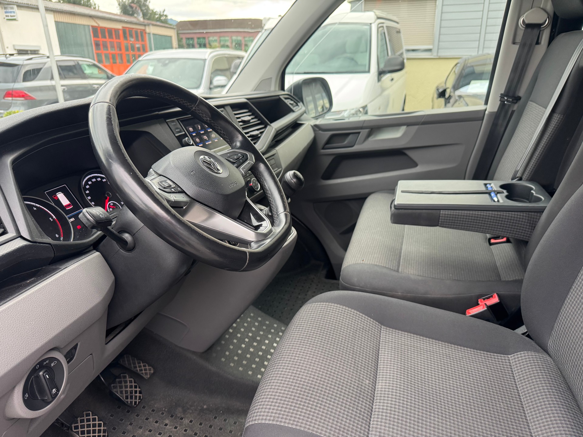 VW T6.1 2.0 TDI-image-17