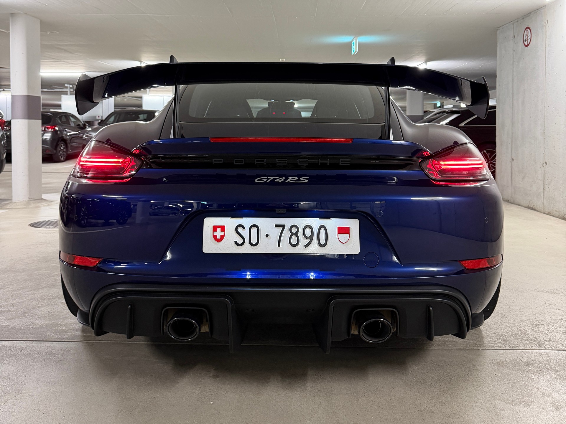 PORSCHE 718 Cayman GT4 RS-image-2