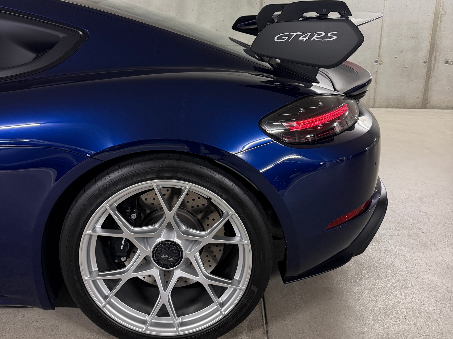 PORSCHE 718 Cayman GT4 RS-image-3