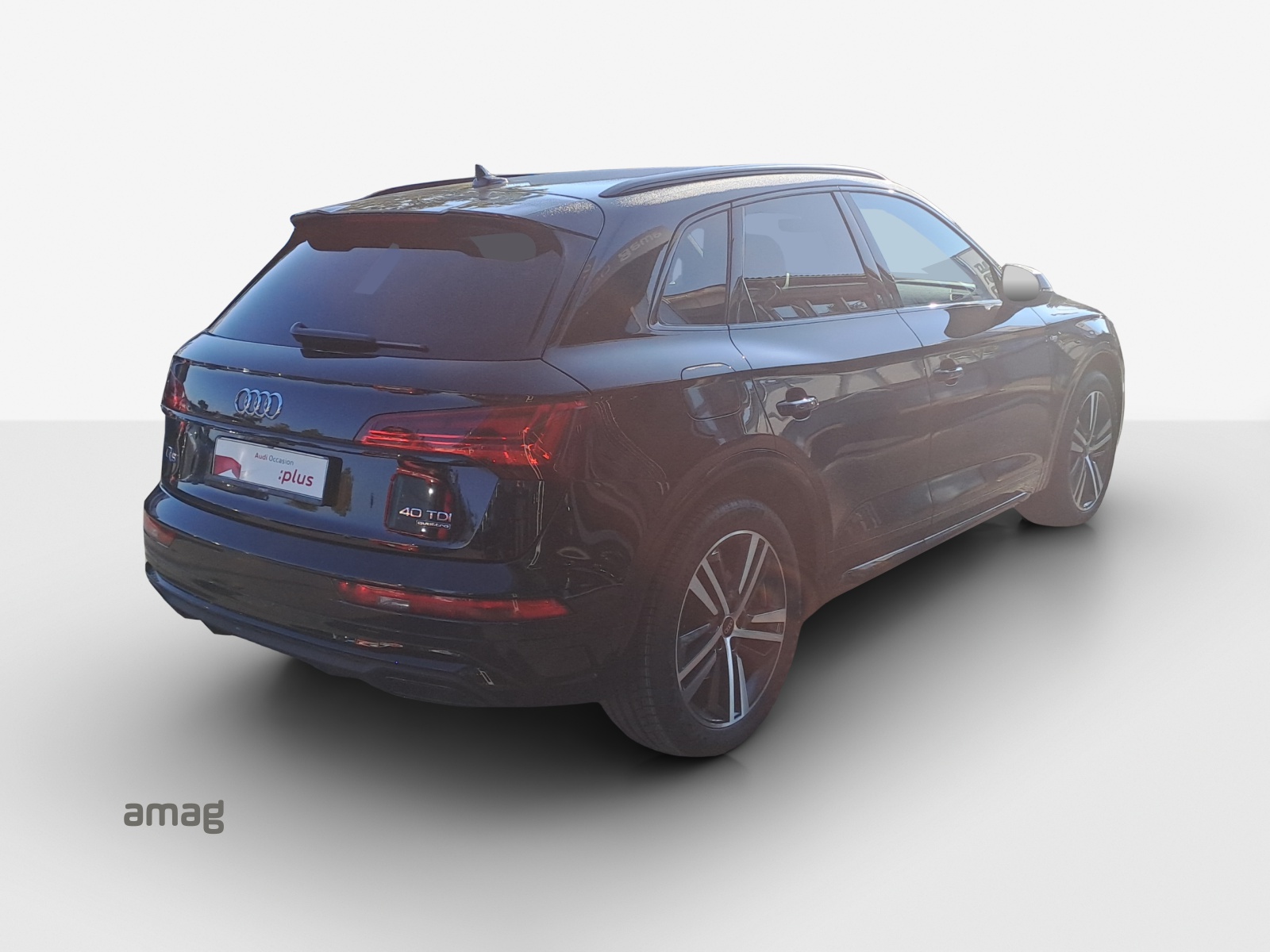 AUDI Q5 40 TDI Black Edition quattro S-tronic-image-4