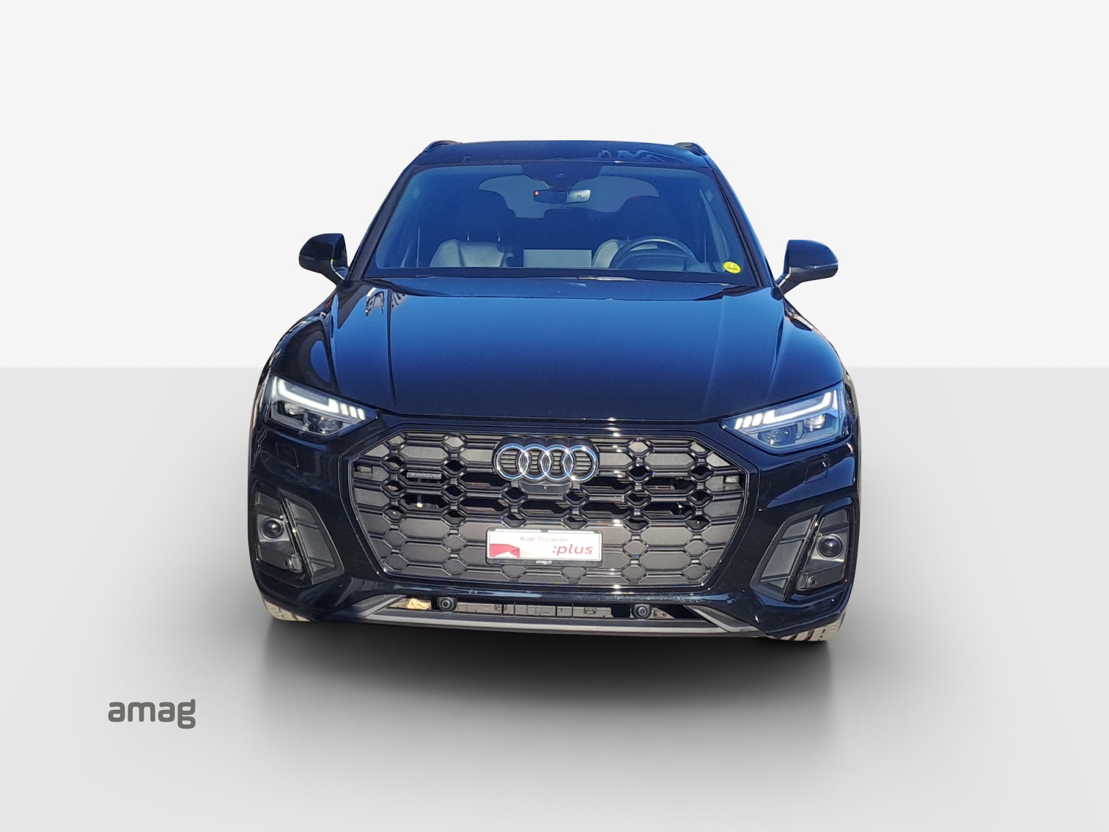 AUDI Q5 40 TDI Black Edition quattro S-tronic-image-6