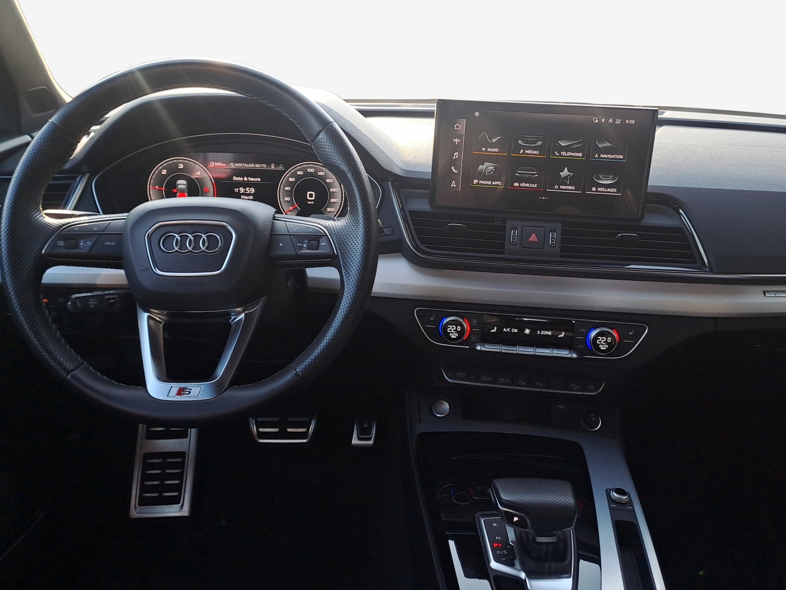 AUDI Q5 40 TDI Black Edition quattro S-tronic-image-8