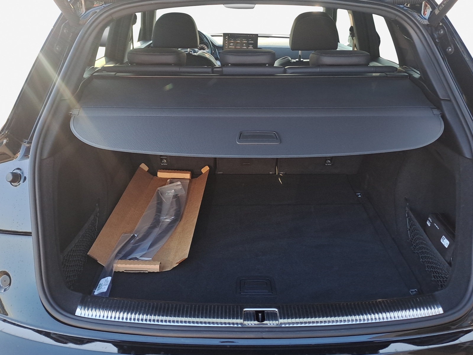 AUDI Q5 40 TDI Black Edition quattro S-tronic-image-12