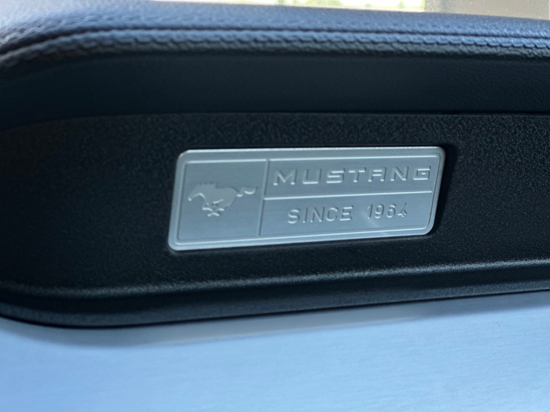 FORD Mustang Fastback 2.3-image-15