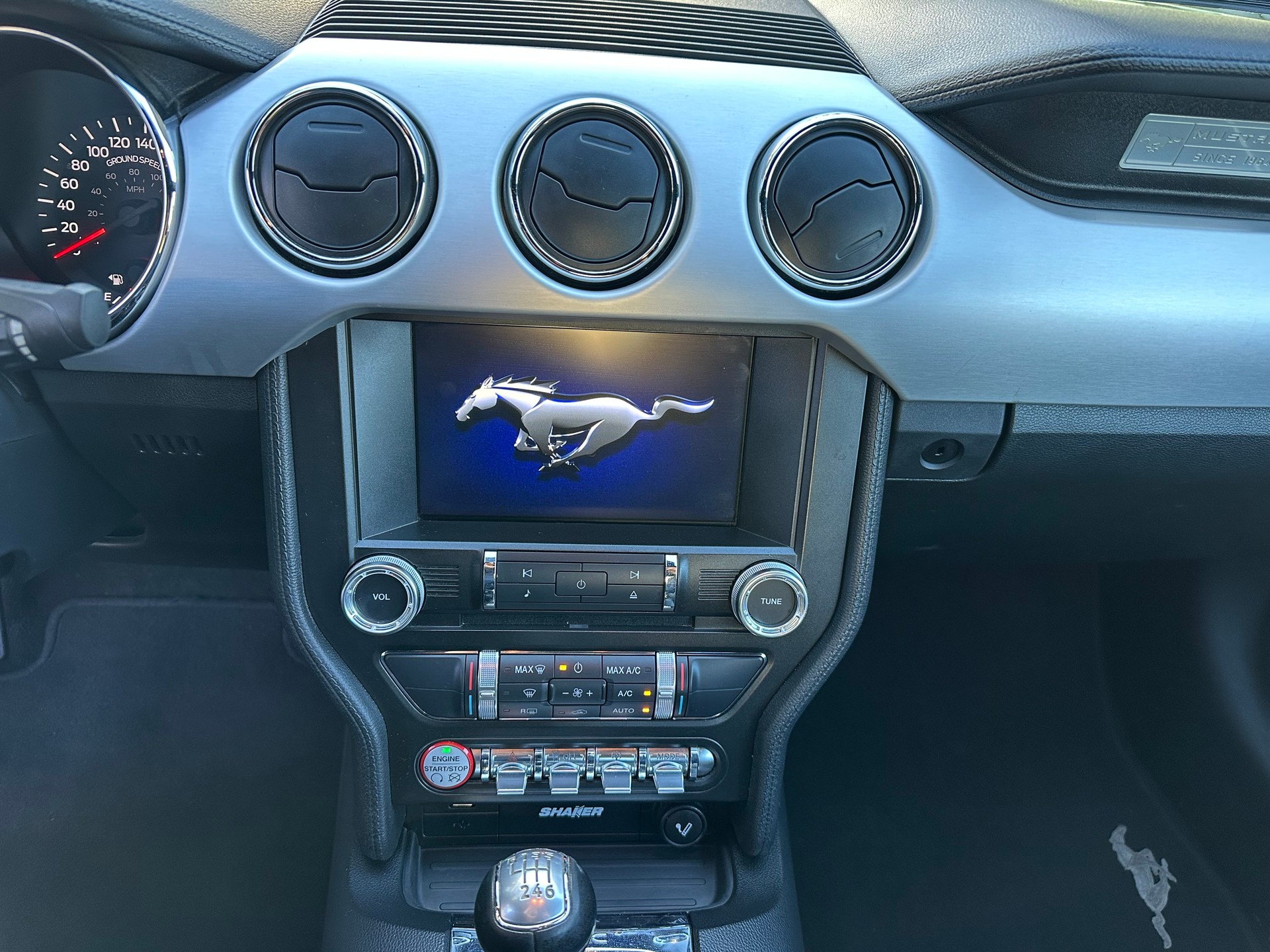 FORD Mustang Fastback 2.3-image-10