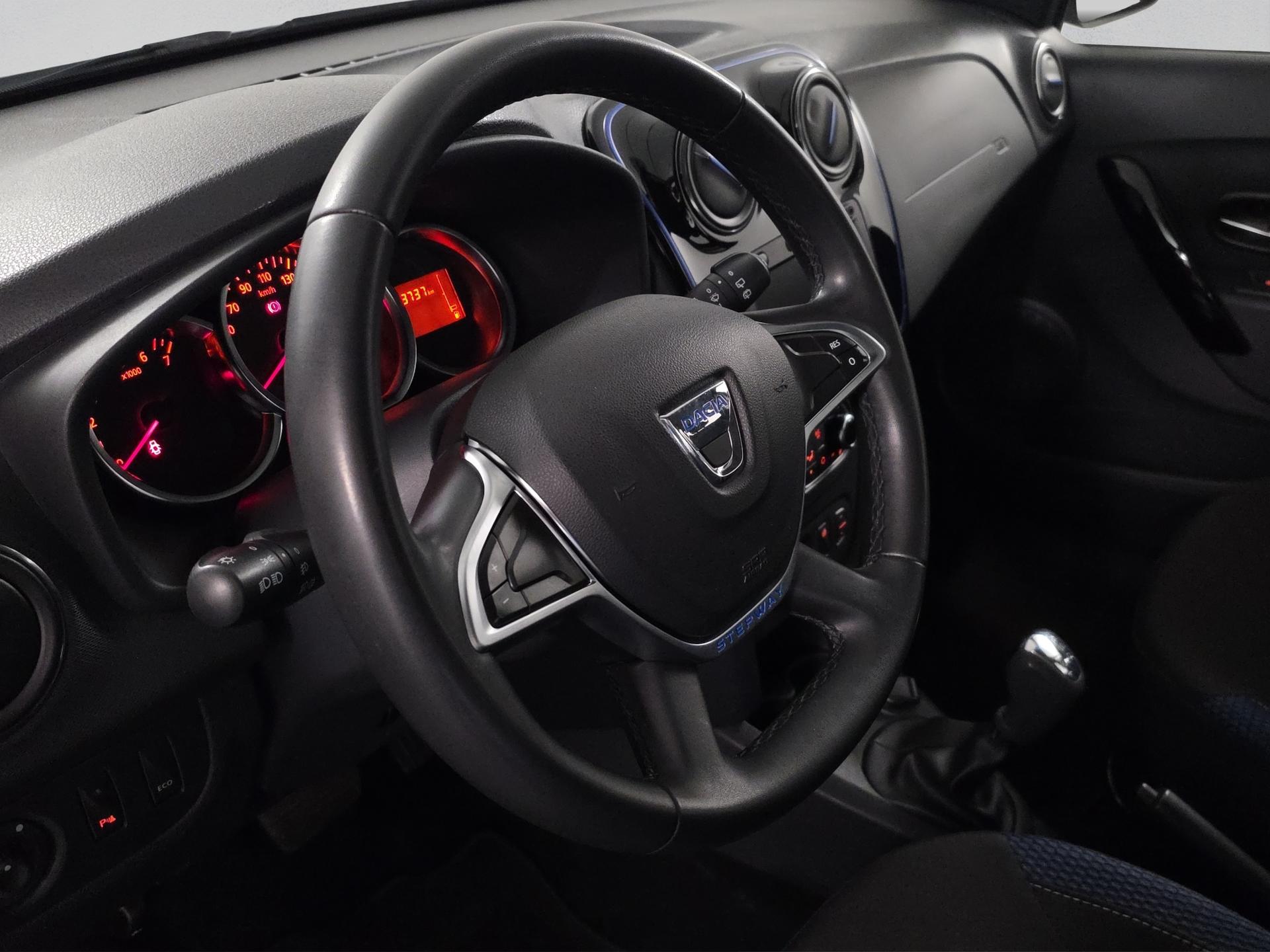 DACIA Sandero TCe 90 Celebration Easy-R-image-9