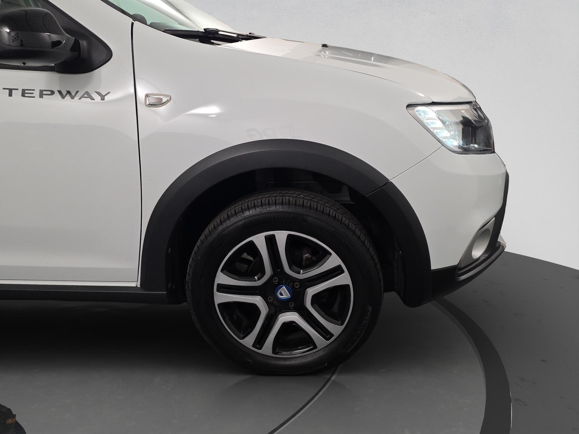 DACIA Sandero TCe 90 Celebration Easy-R-image-17