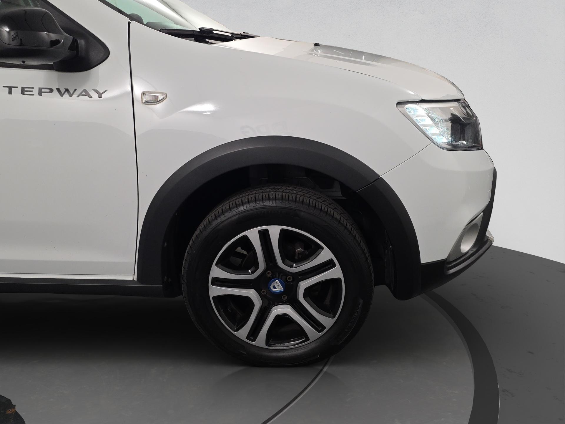 DACIA Sandero TCe 90 Celebration Easy-R-image-17