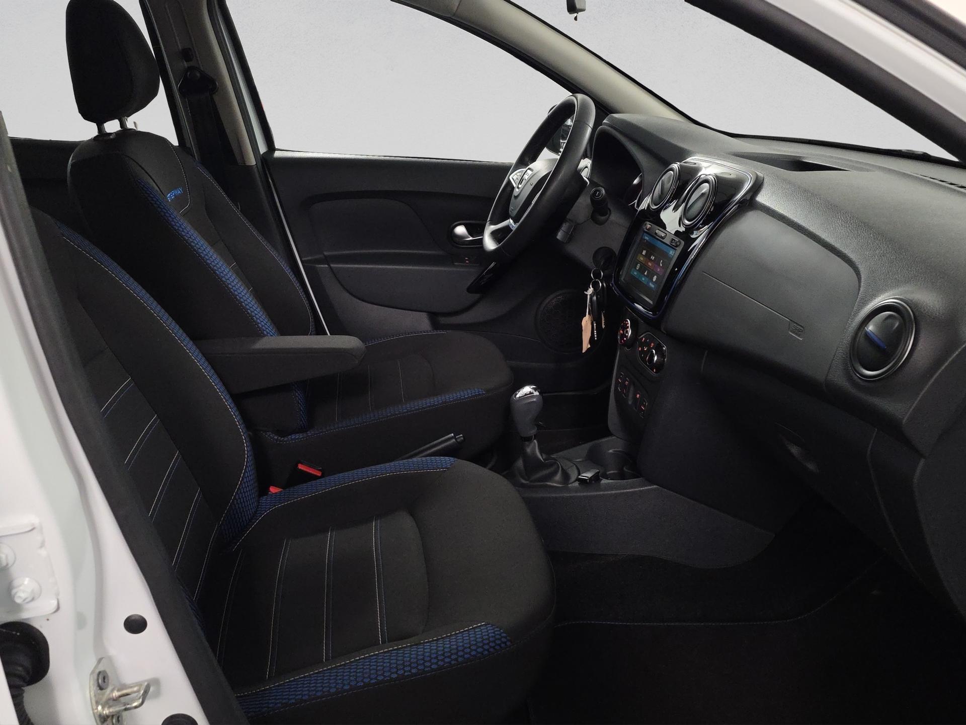 DACIA Sandero TCe 90 Celebration Easy-R-image-16