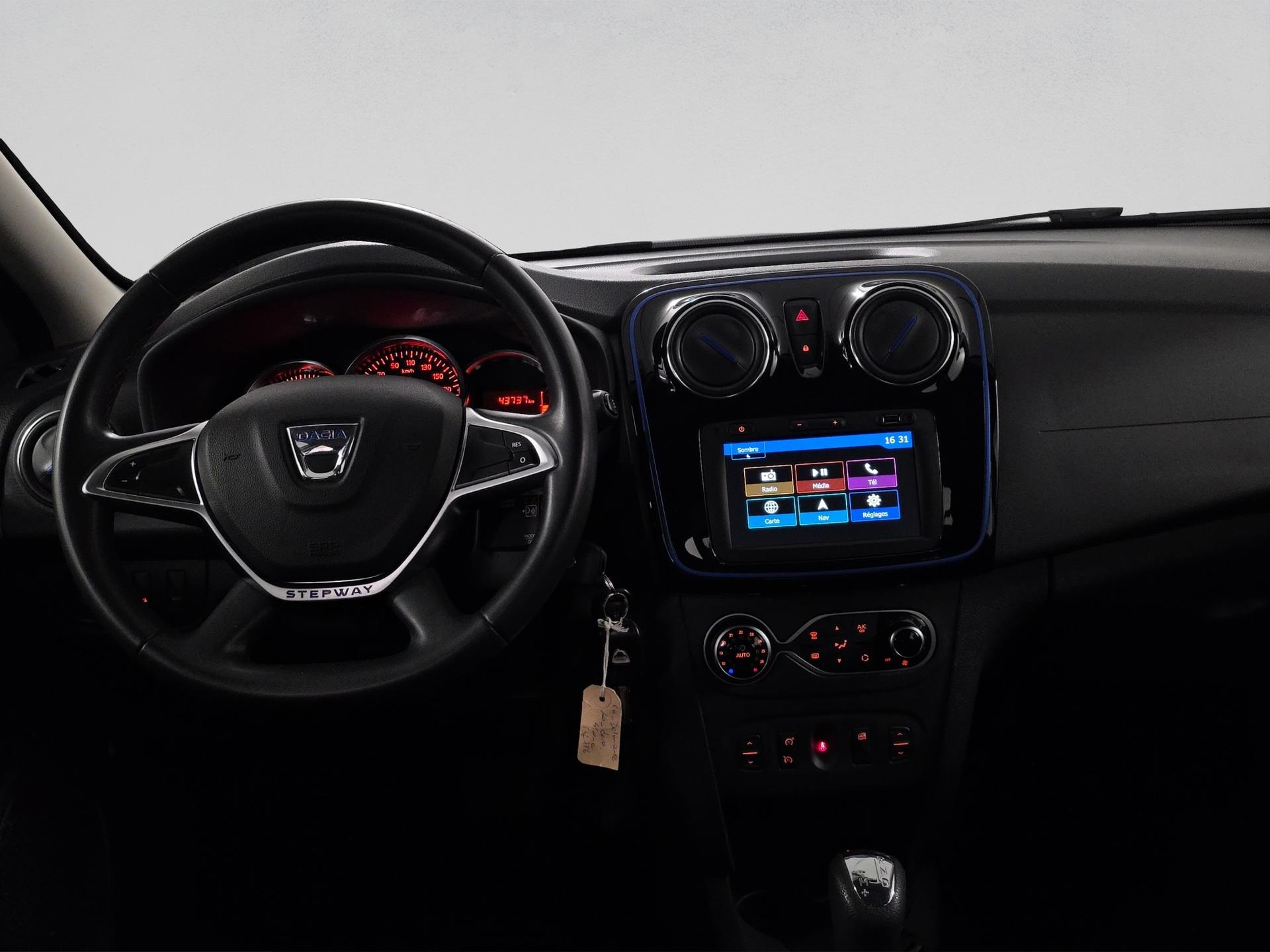 DACIA Sandero TCe 90 Celebration Easy-R-image-13