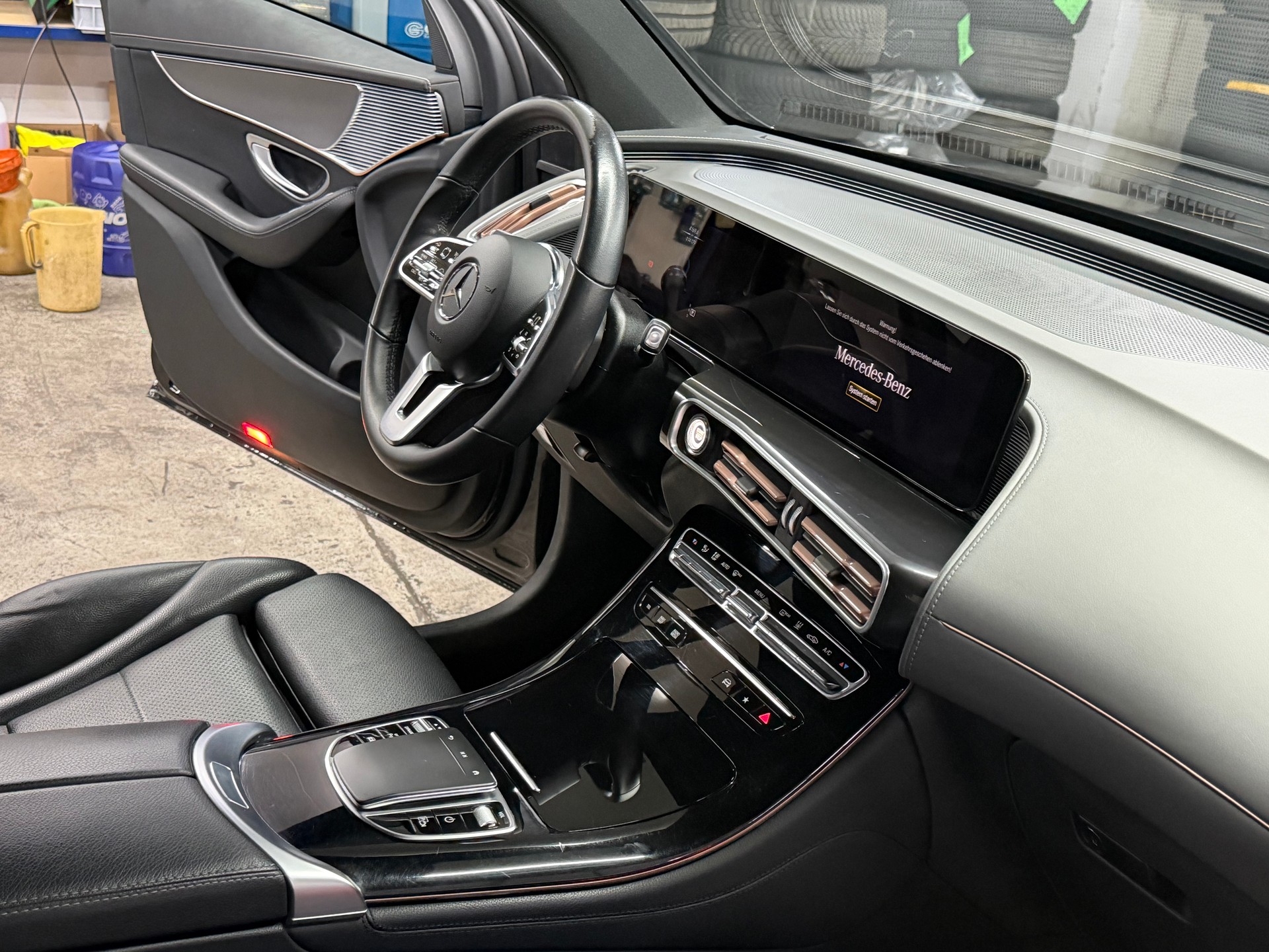 MERCEDES-BENZ EQC 400 4Matic-image-14