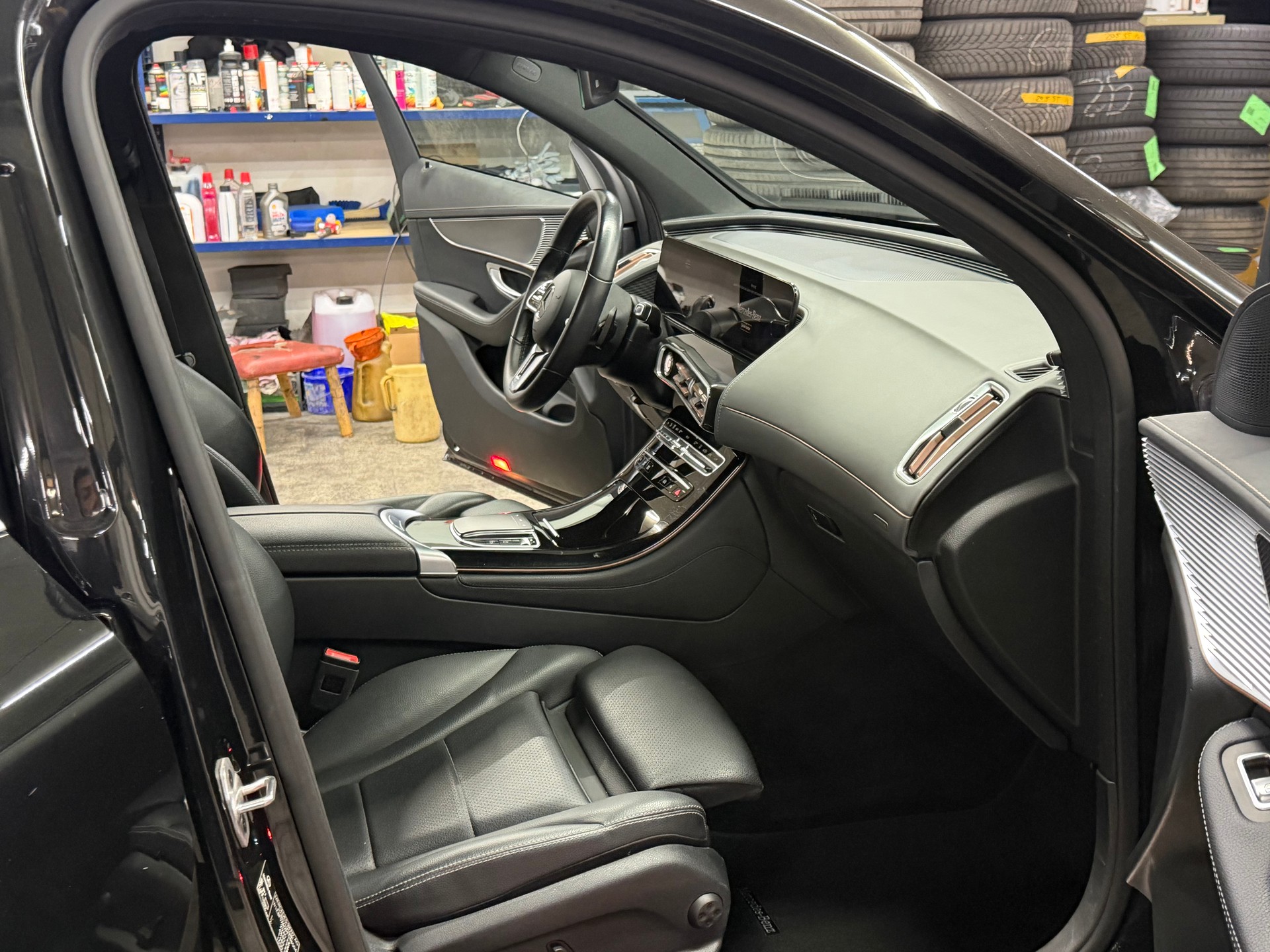 MERCEDES-BENZ EQC 400 4Matic-image-6