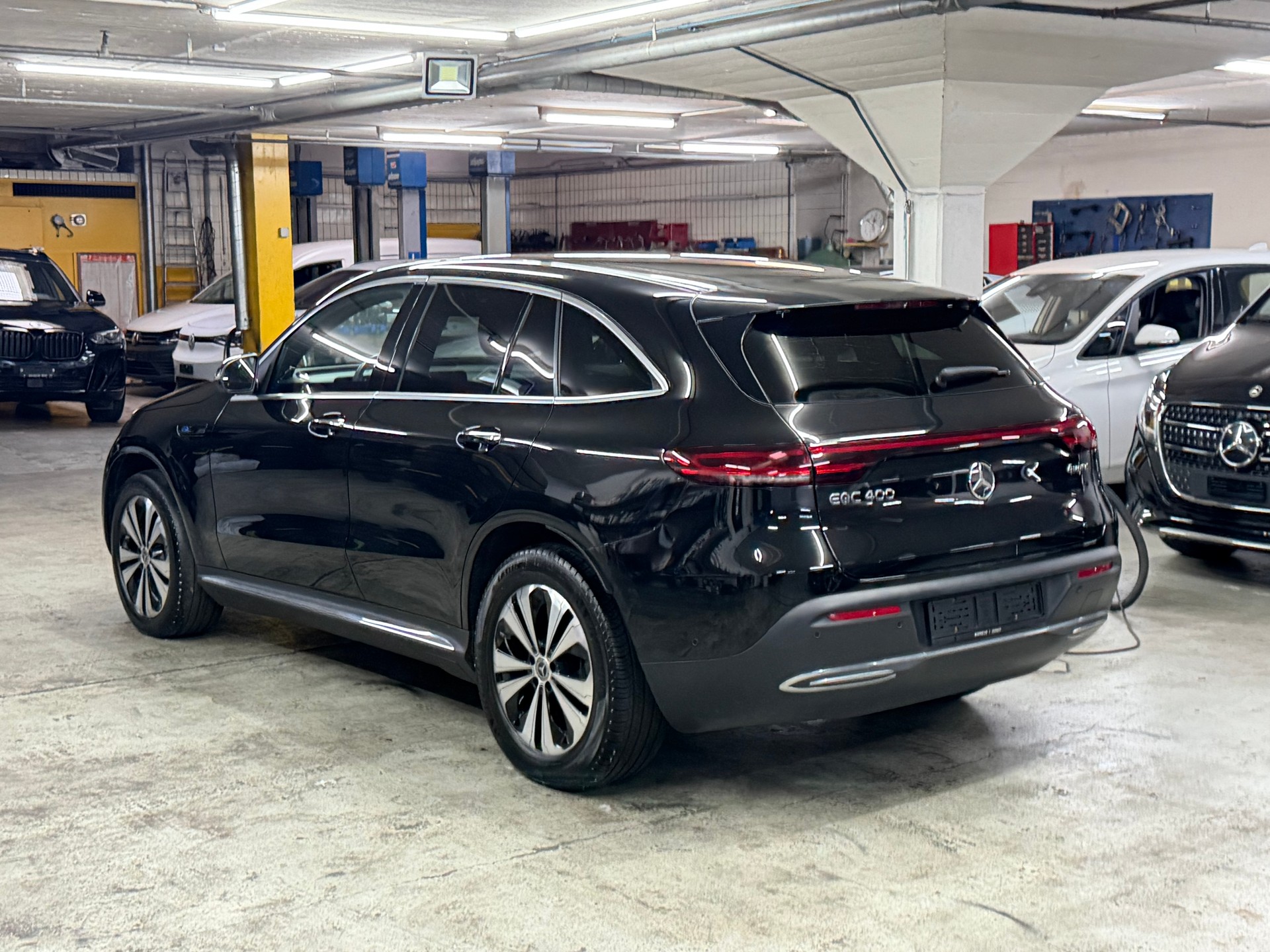 MERCEDES-BENZ EQC 400 4Matic-image-12