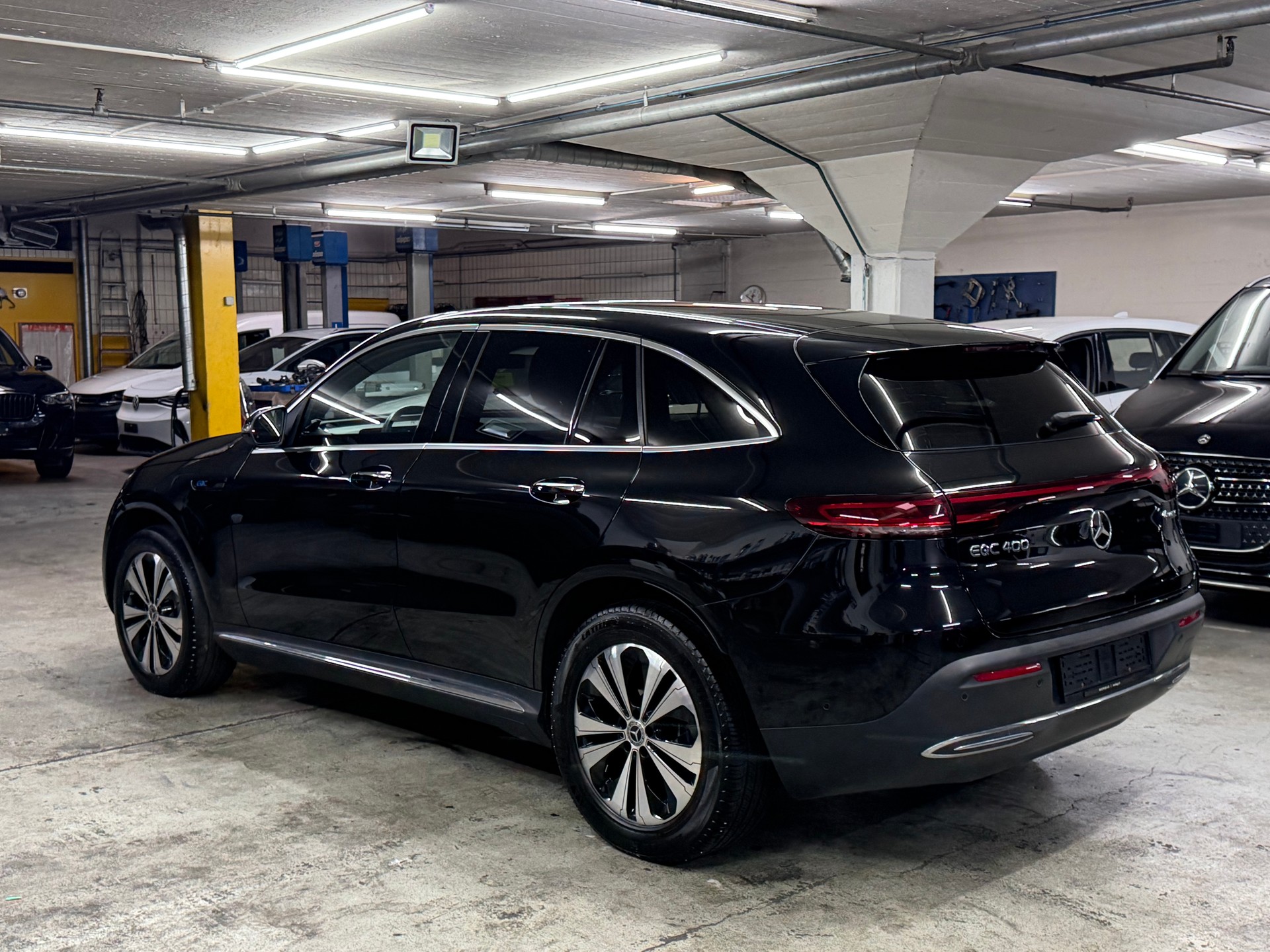 MERCEDES-BENZ EQC 400 4Matic-image-5