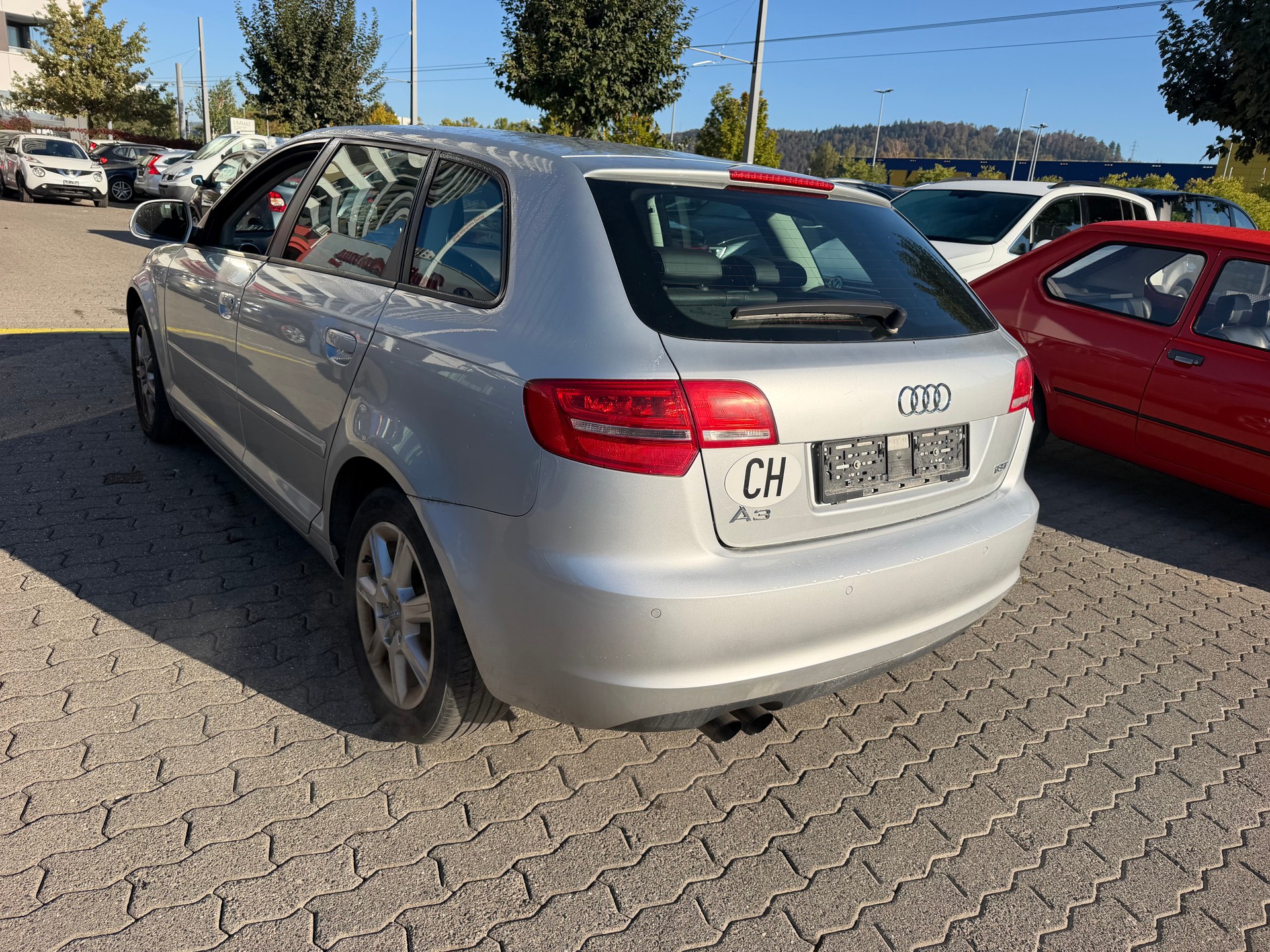 AUDI A3 Sportback 1.8 TFSI Ambiente S-tronic-image-4