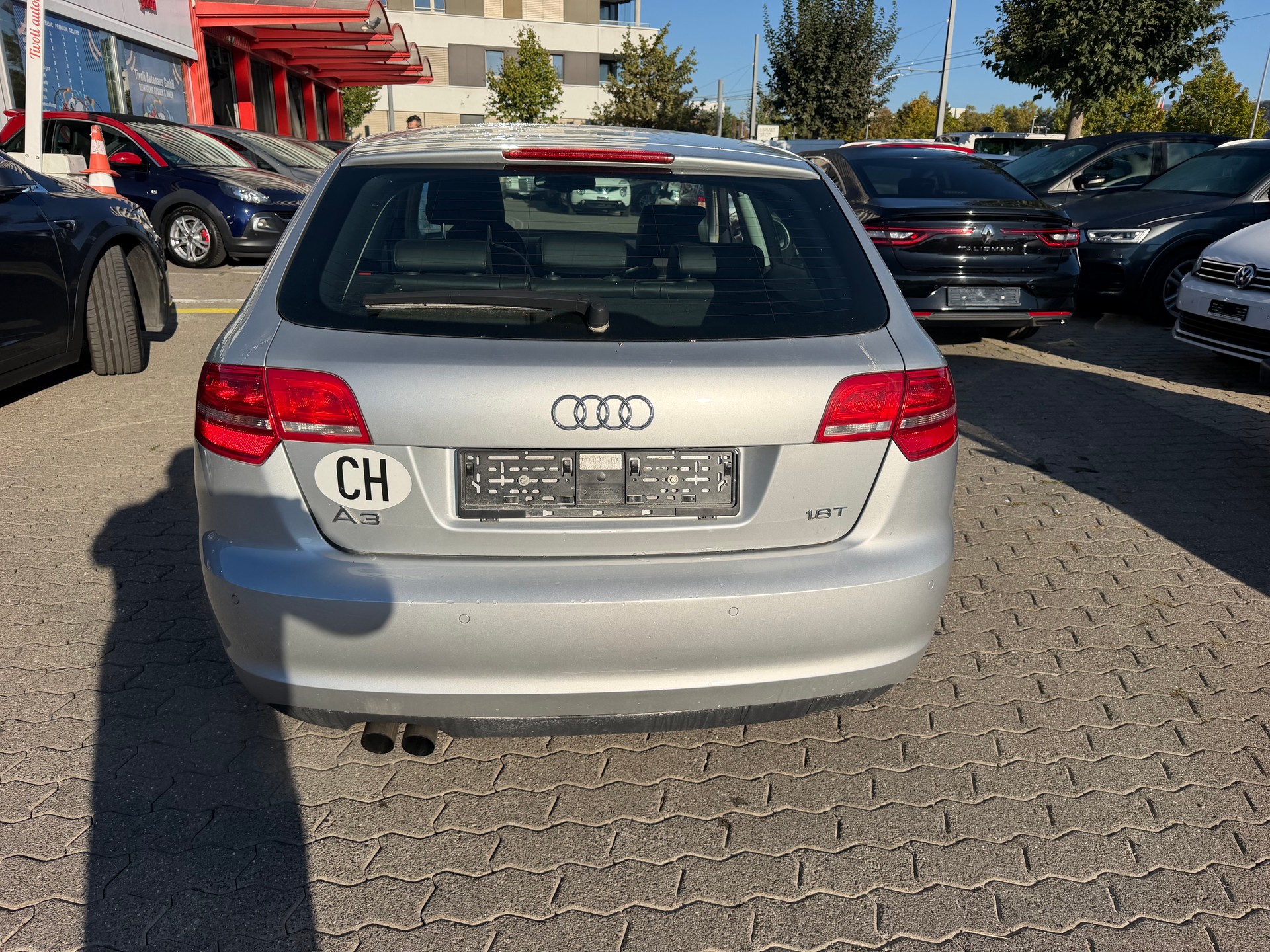 AUDI A3 Sportback 1.8 TFSI Ambiente S-tronic-image-5