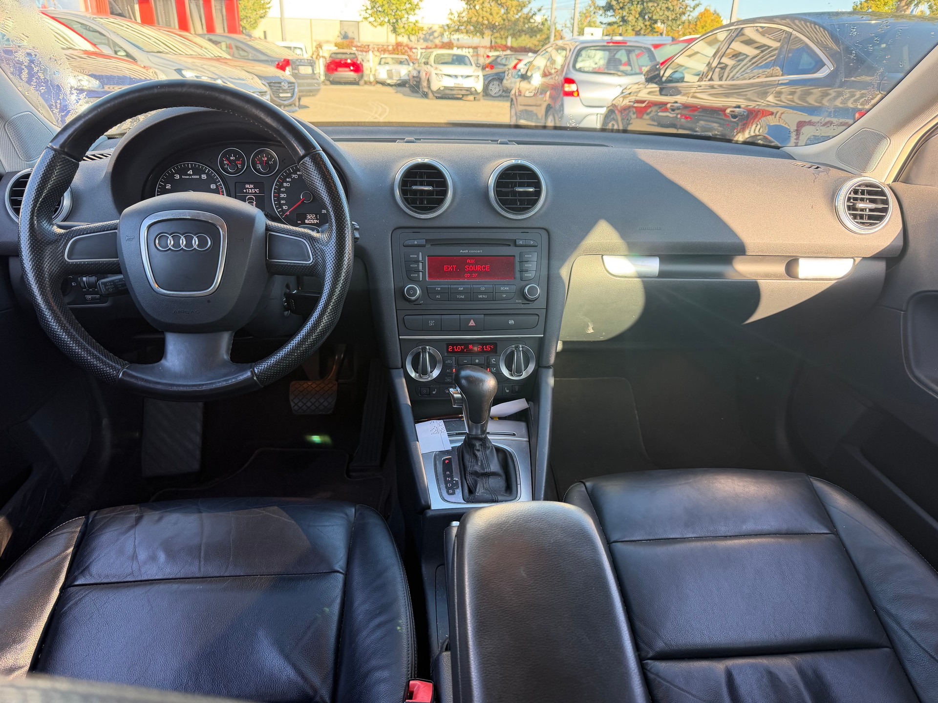 AUDI A3 Sportback 1.8 TFSI Ambiente S-tronic-image-9