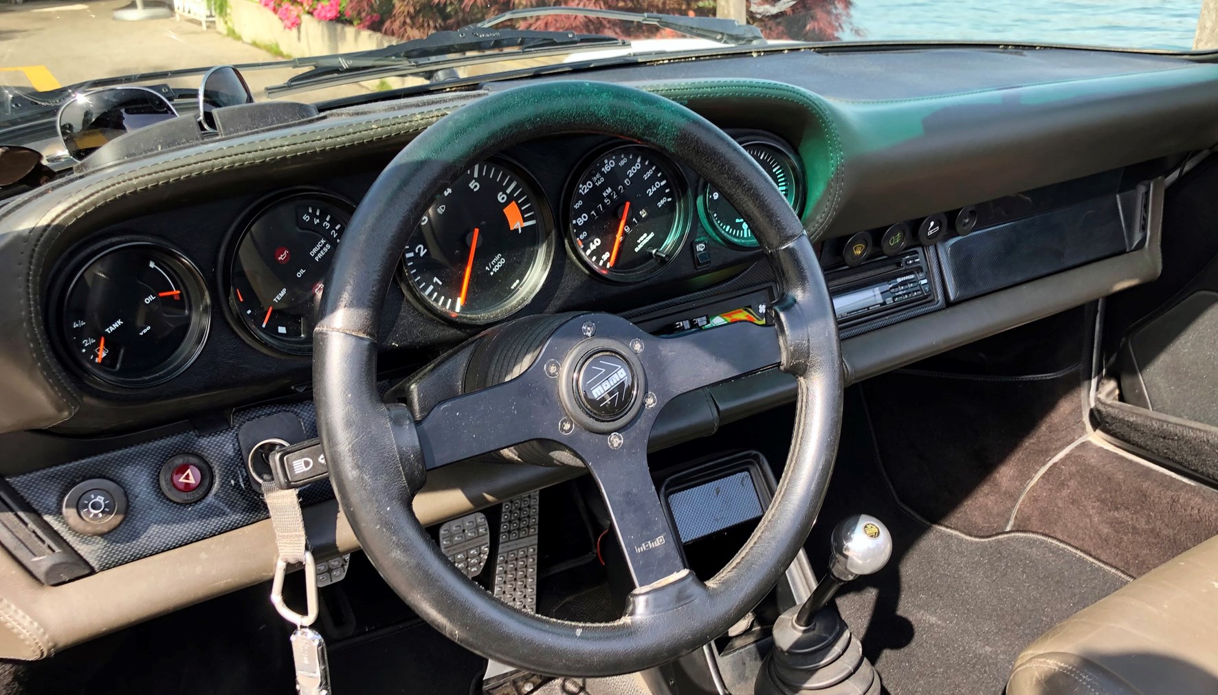 PORSCHE 911 SC Cabrio-image-4