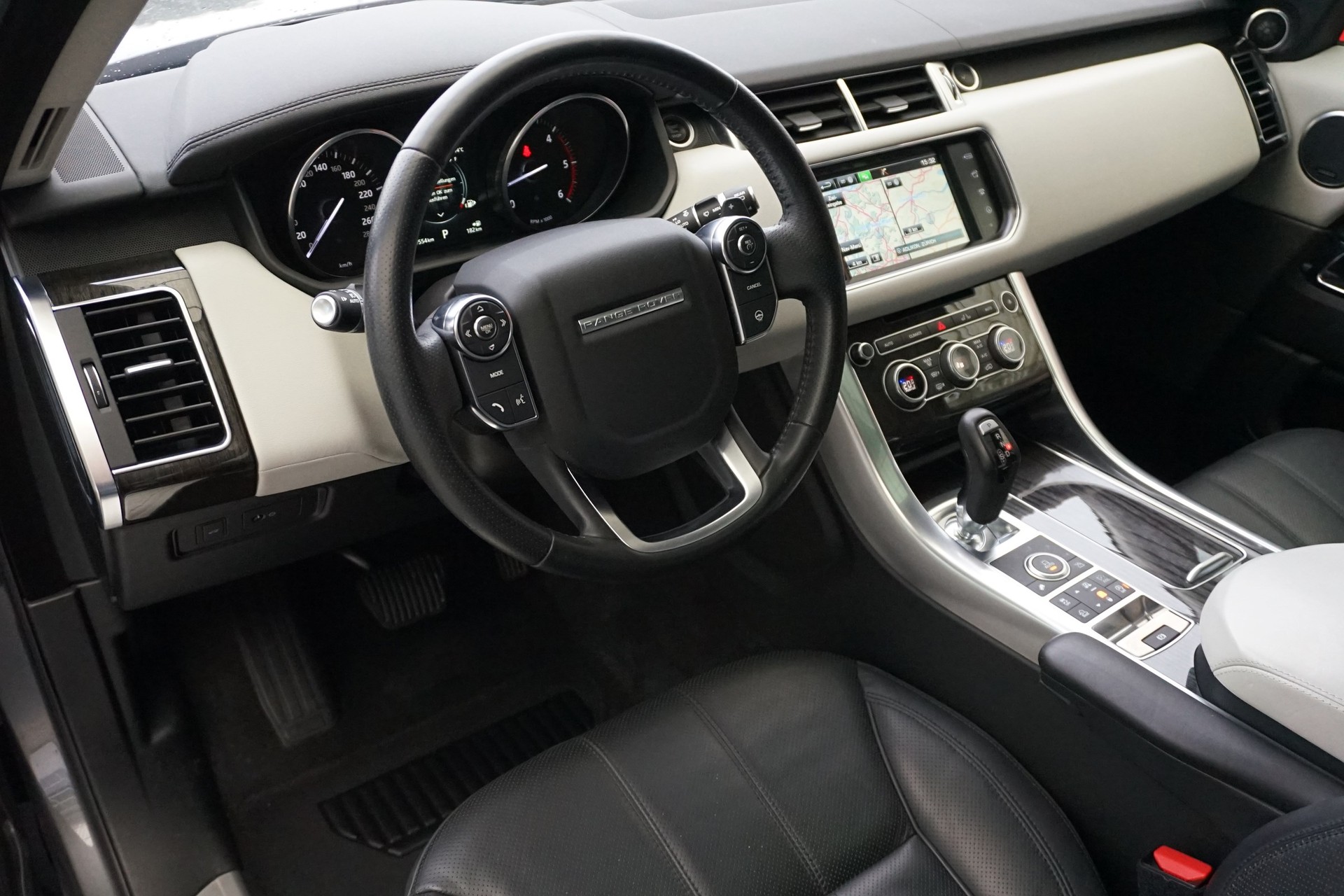 LAND ROVER RR Sport 3.0SDV6 HSE-image-14