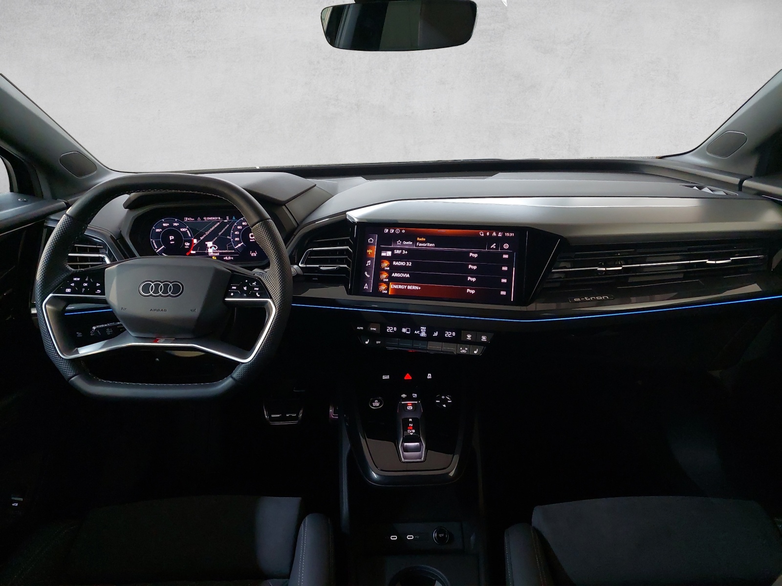 AUDI Q4 SB 50 e-tron quattro-image-6