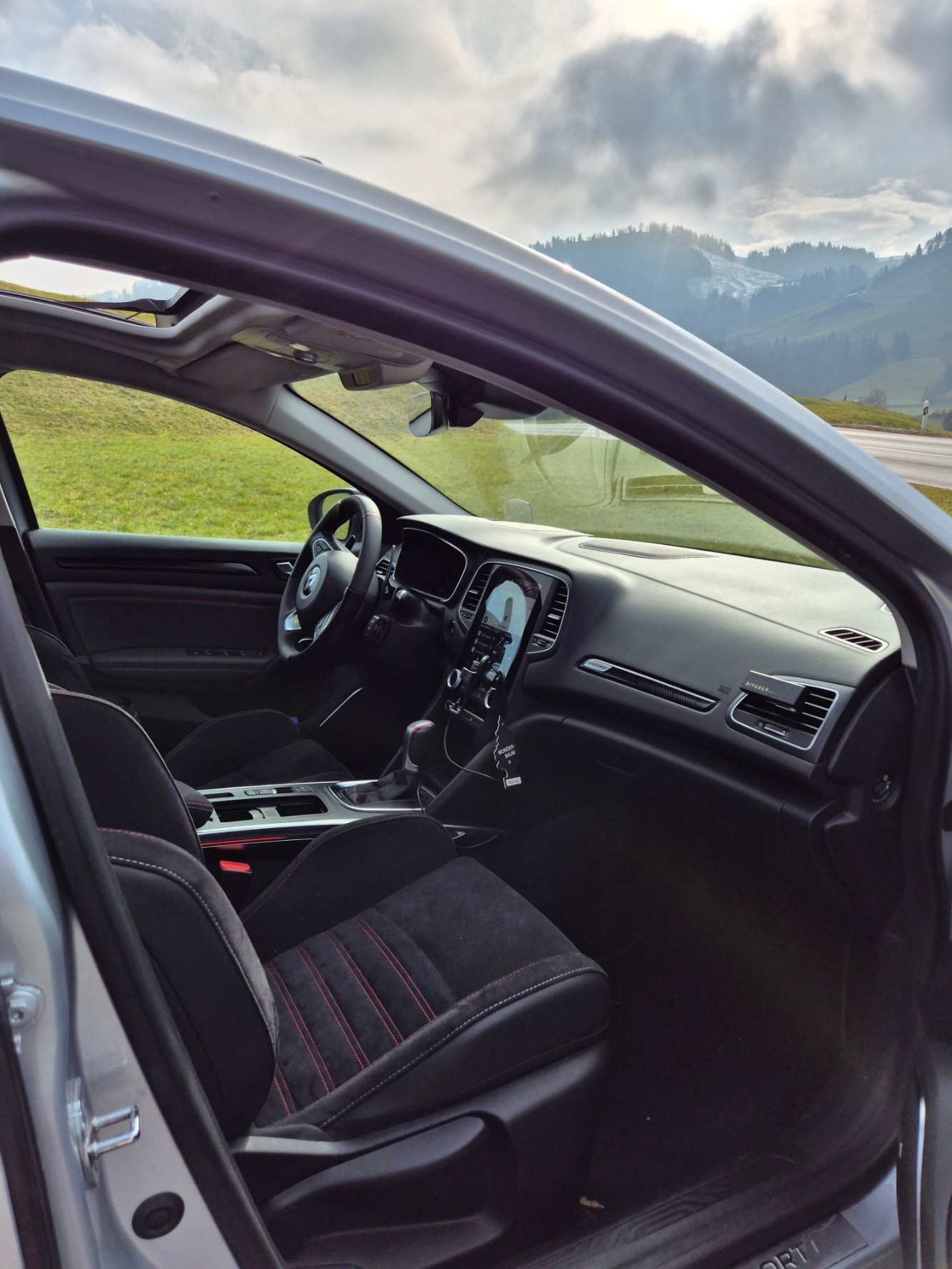 RENAULT Mégane R.S. 300 EDC-image-3