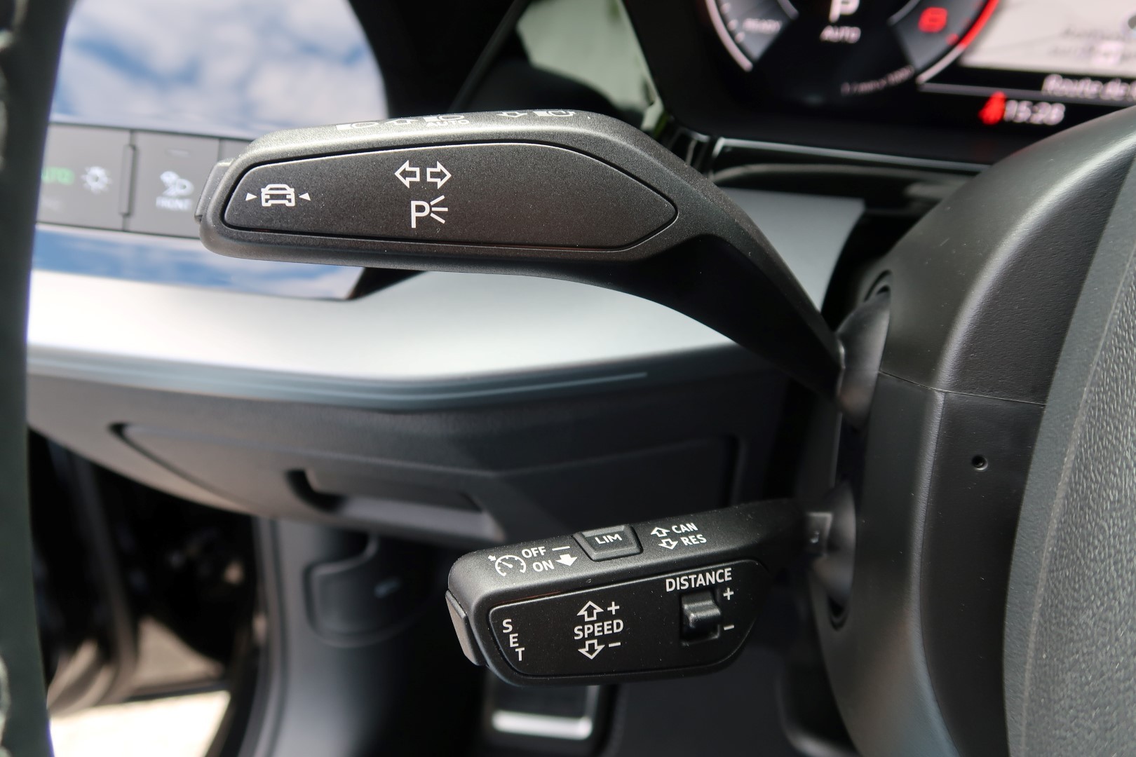 AUDI A3 Sportback 35 TFSI S line Attraction S-tronic-image-13